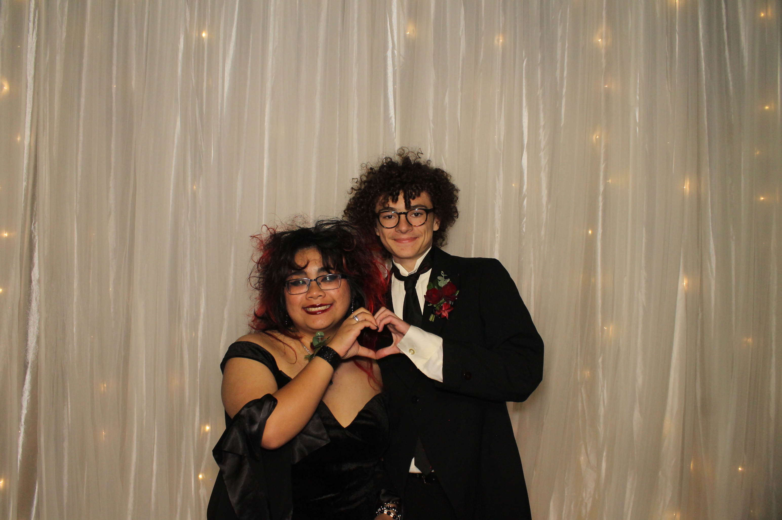 Walnut Hills Prom | View more photos from the event at gallery.photoboothcincy.com/u/PhotoBoothCincy/Walnut-Hills-Prom