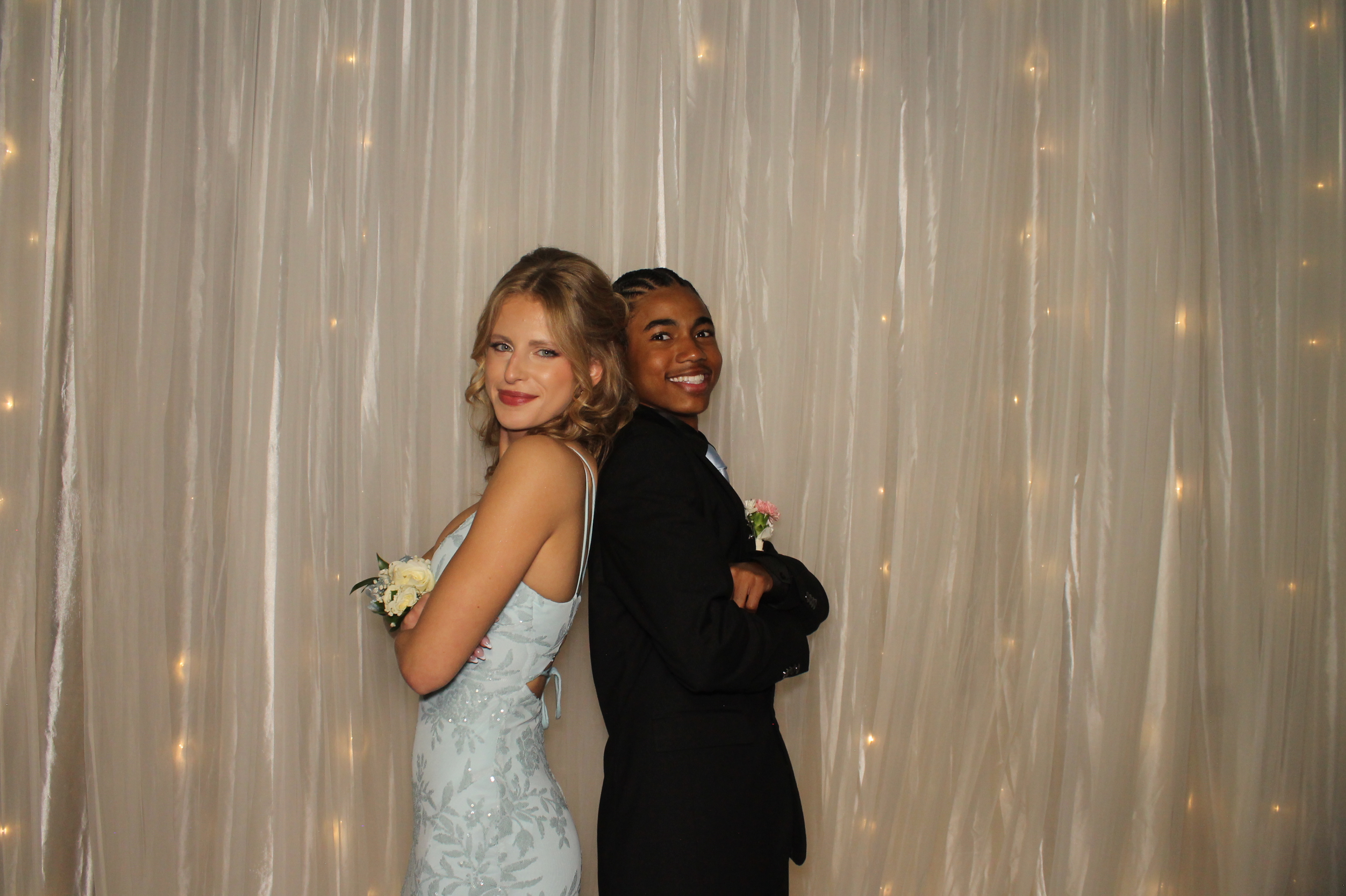 Walnut Hills Prom | View more photos from the event at gallery.photoboothcincy.com/u/PhotoBoothCincy/Walnut-Hills-Prom