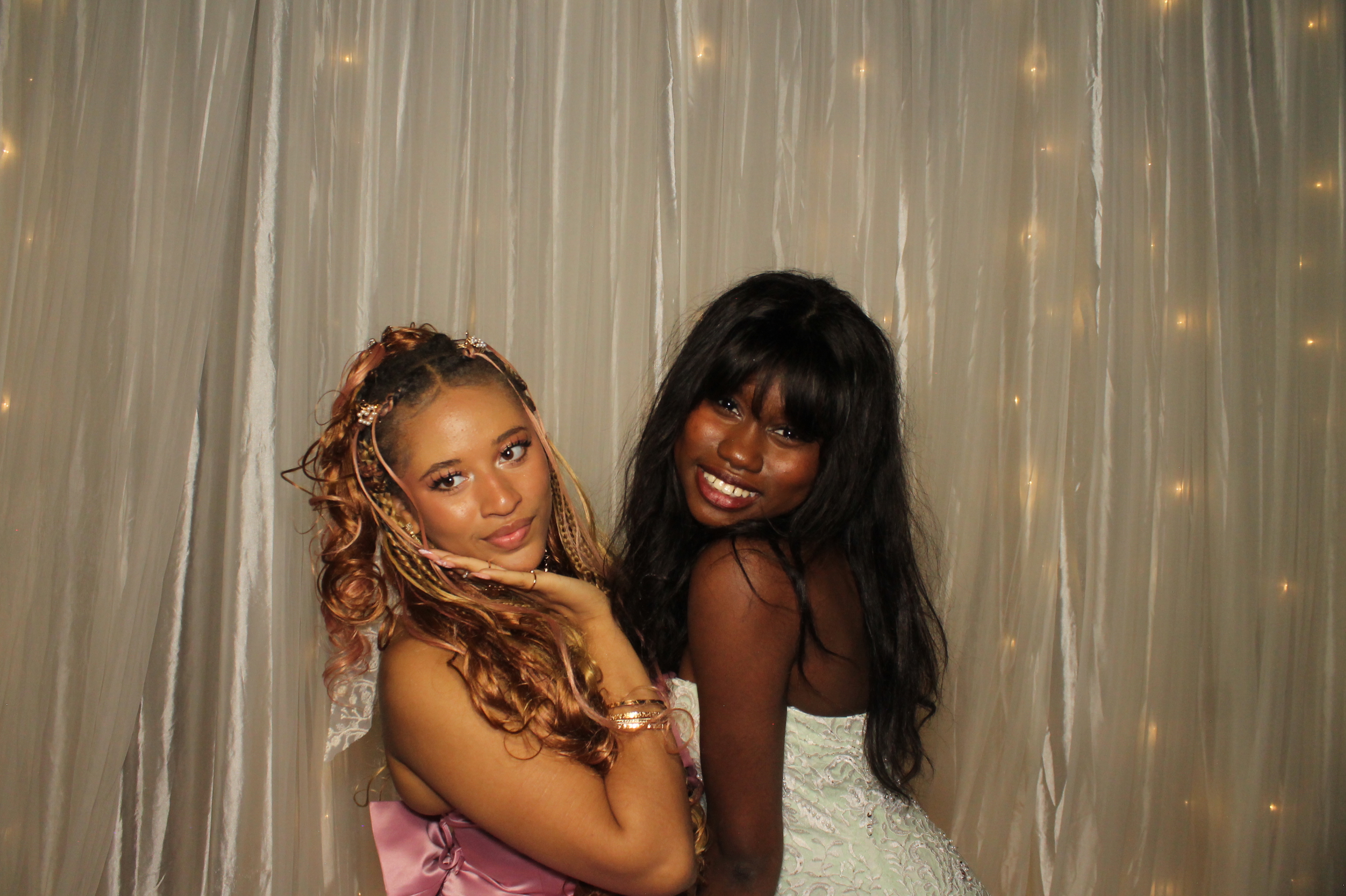 Walnut Hills Prom | View more photos from the event at gallery.photoboothcincy.com/u/PhotoBoothCincy/Walnut-Hills-Prom