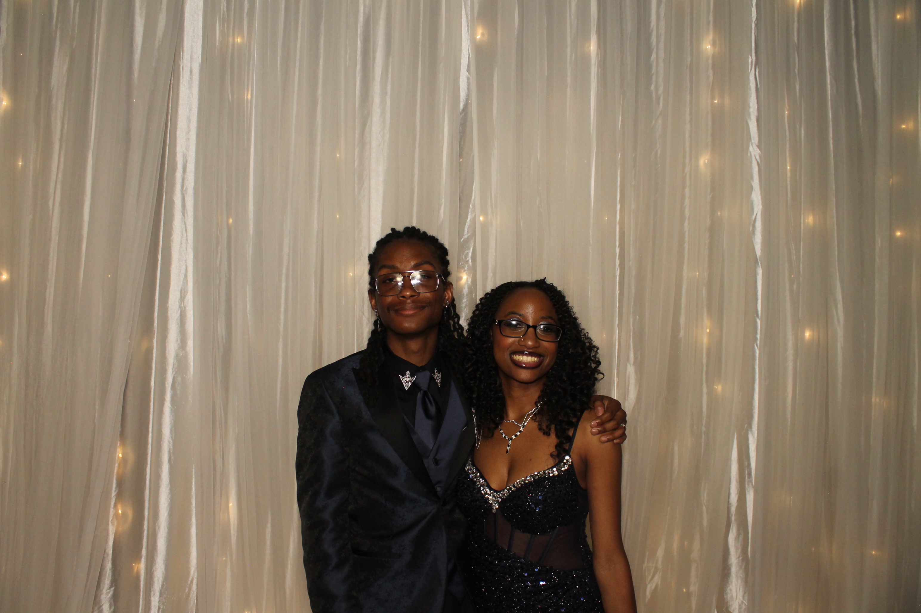 Walnut Hills Prom | View more photos from the event at gallery.photoboothcincy.com/u/PhotoBoothCincy/Walnut-Hills-Prom