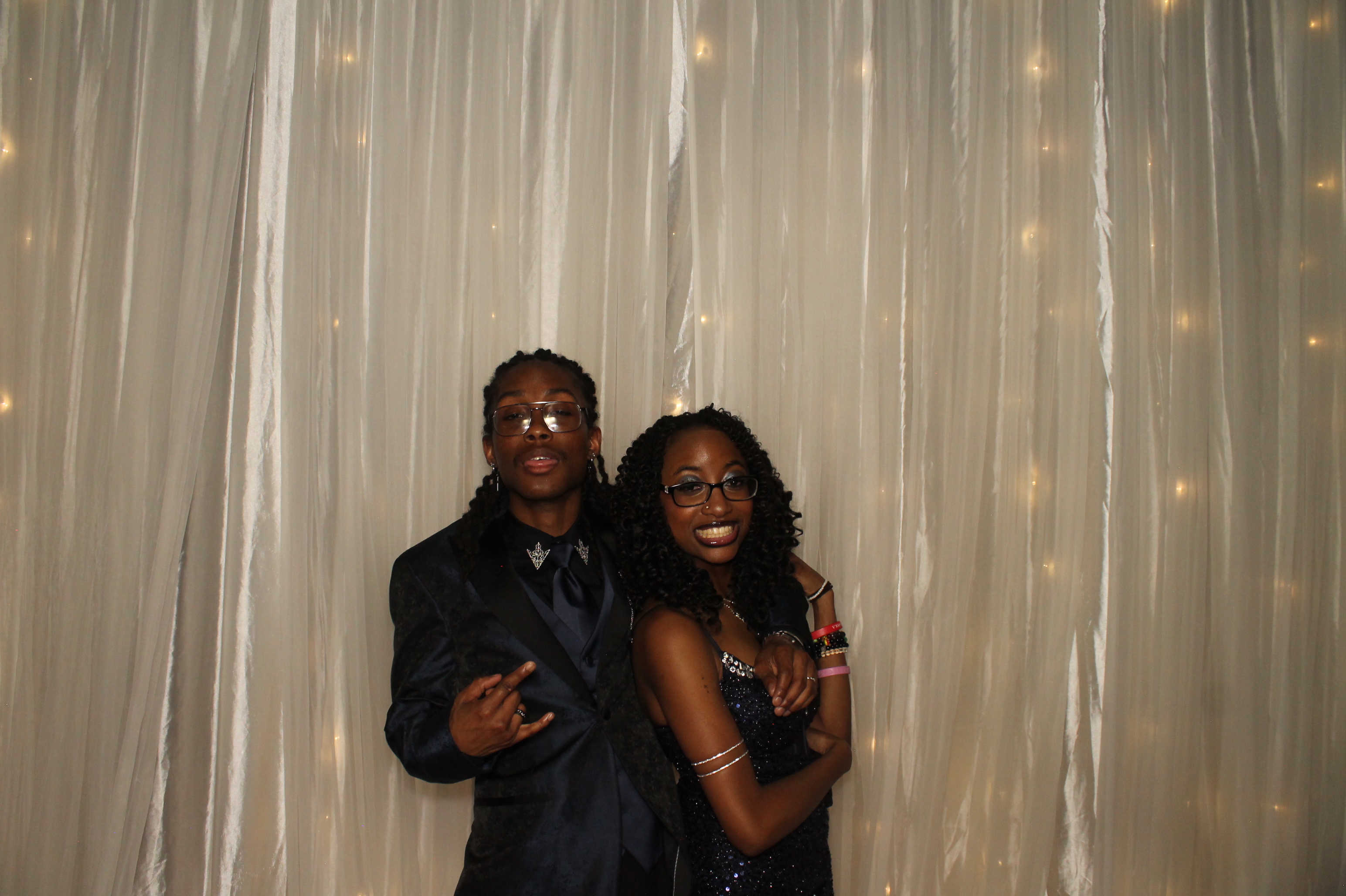 Walnut Hills Prom | View more photos from the event at gallery.photoboothcincy.com/u/PhotoBoothCincy/Walnut-Hills-Prom