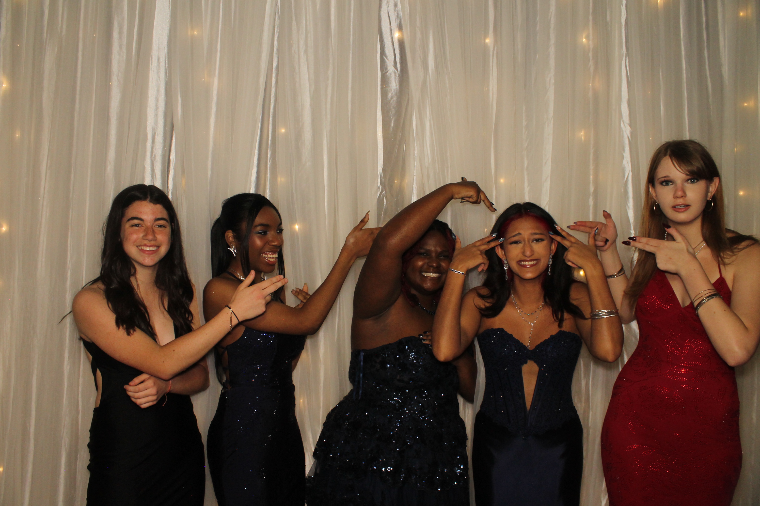 Walnut Hills Prom | View more photos from the event at gallery.photoboothcincy.com/u/PhotoBoothCincy/Walnut-Hills-Prom