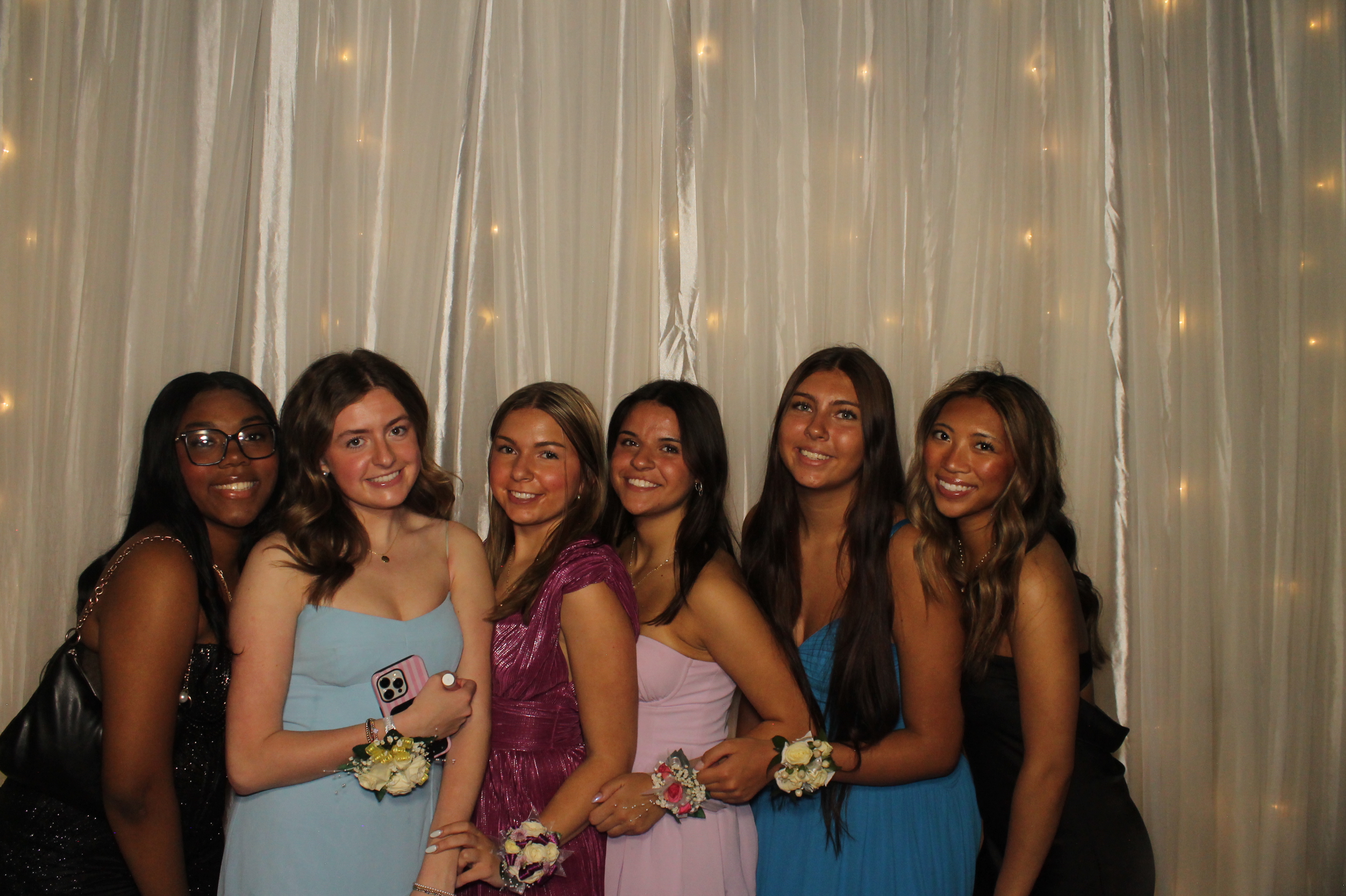 Walnut Hills Prom | View more photos from the event at gallery.photoboothcincy.com/u/PhotoBoothCincy/Walnut-Hills-Prom