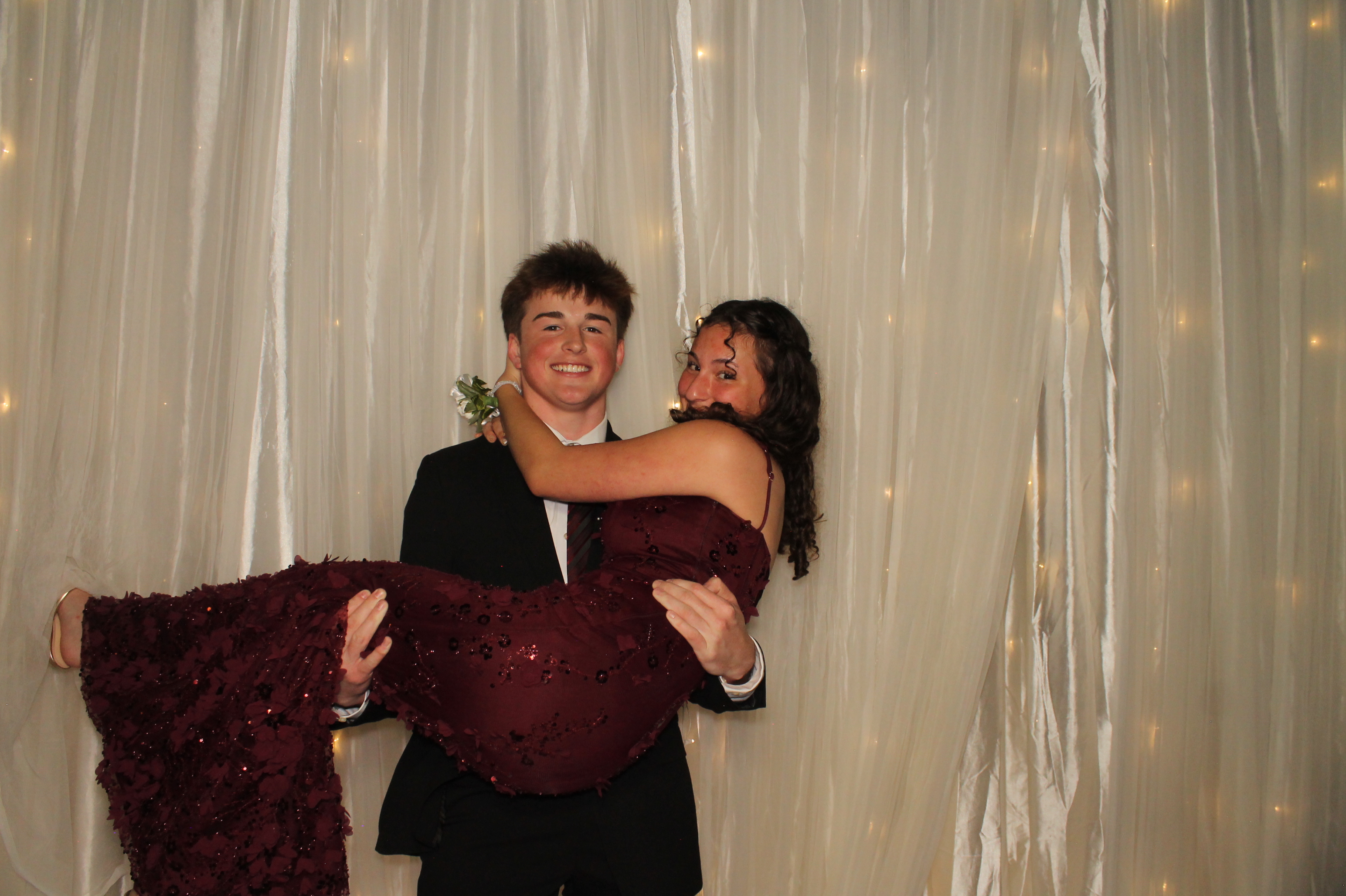 Walnut Hills Prom | View more photos from the event at gallery.photoboothcincy.com/u/PhotoBoothCincy/Walnut-Hills-Prom