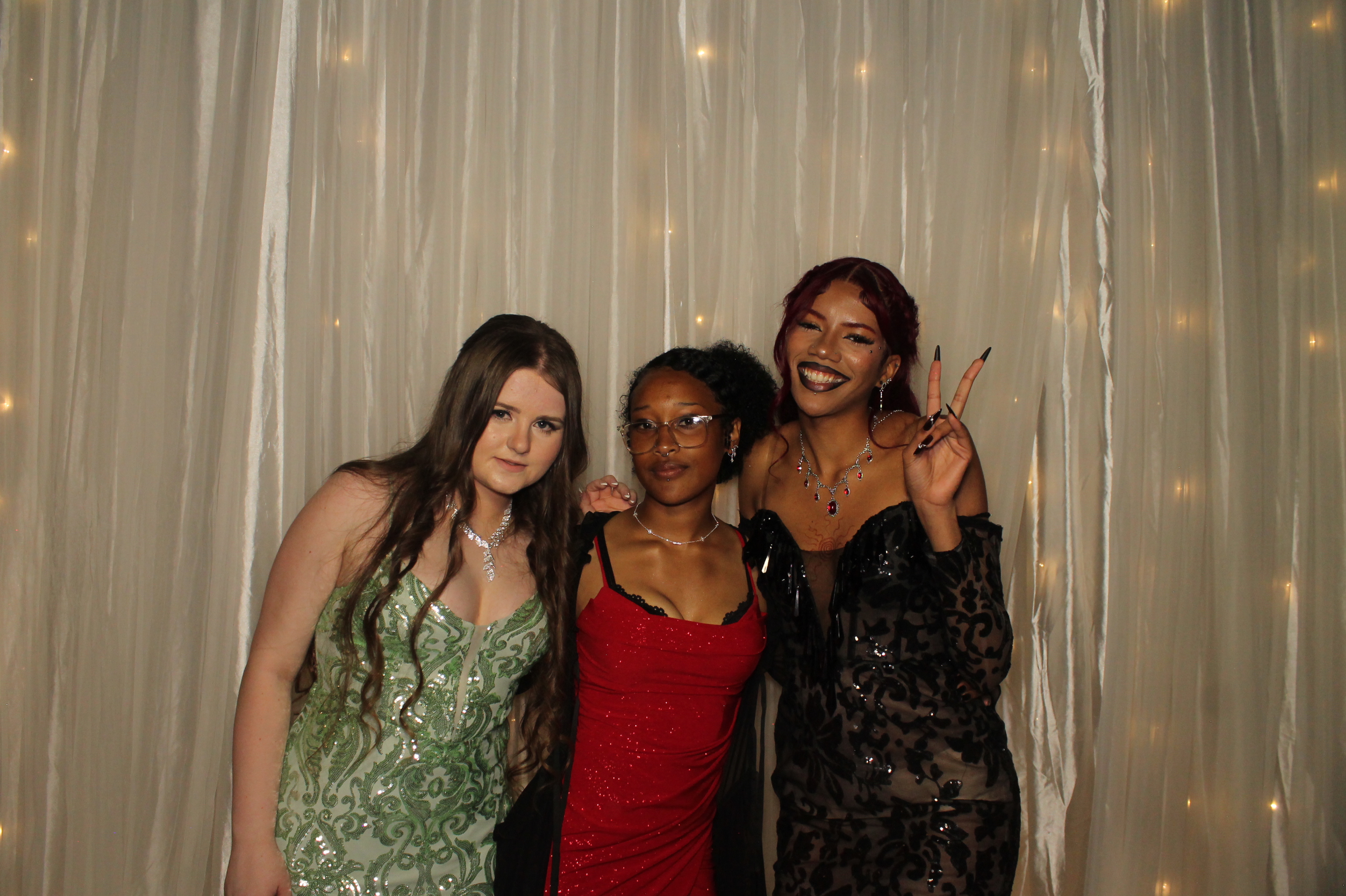 Walnut Hills Prom | View more photos from the event at gallery.photoboothcincy.com/u/PhotoBoothCincy/Walnut-Hills-Prom