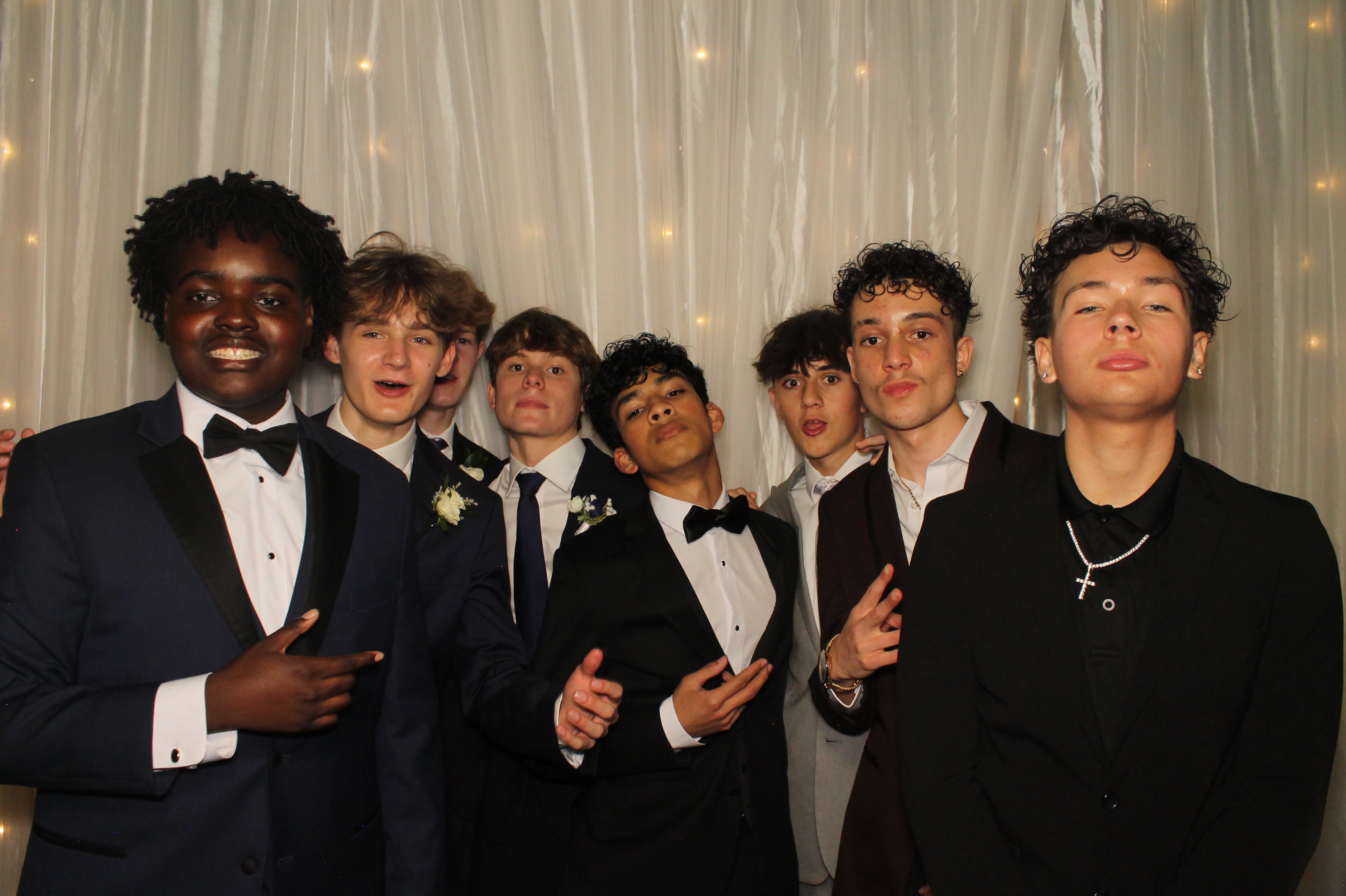 Walnut Hills Prom | View more photos from the event at gallery.photoboothcincy.com/u/PhotoBoothCincy/Walnut-Hills-Prom