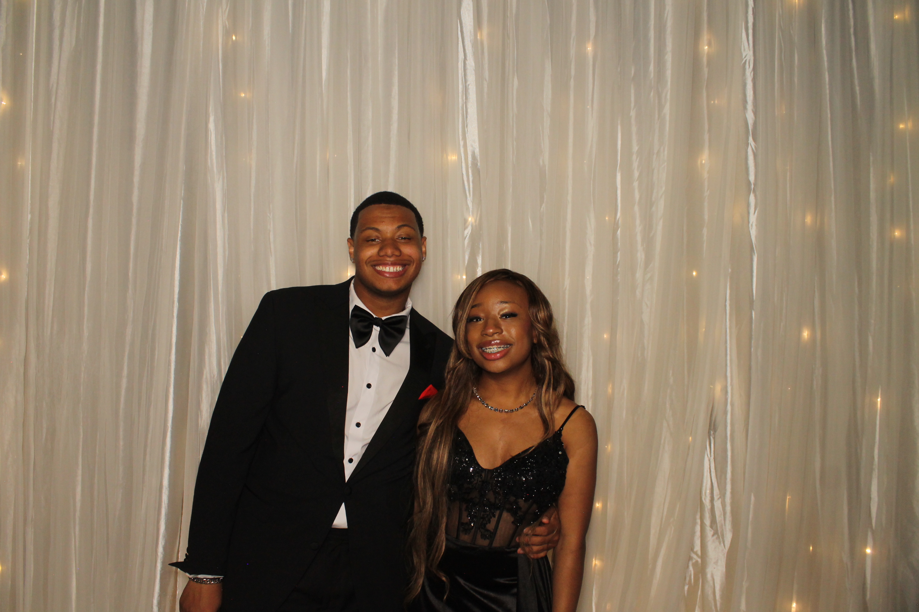 Walnut Hills Prom | View more photos from the event at gallery.photoboothcincy.com/u/PhotoBoothCincy/Walnut-Hills-Prom