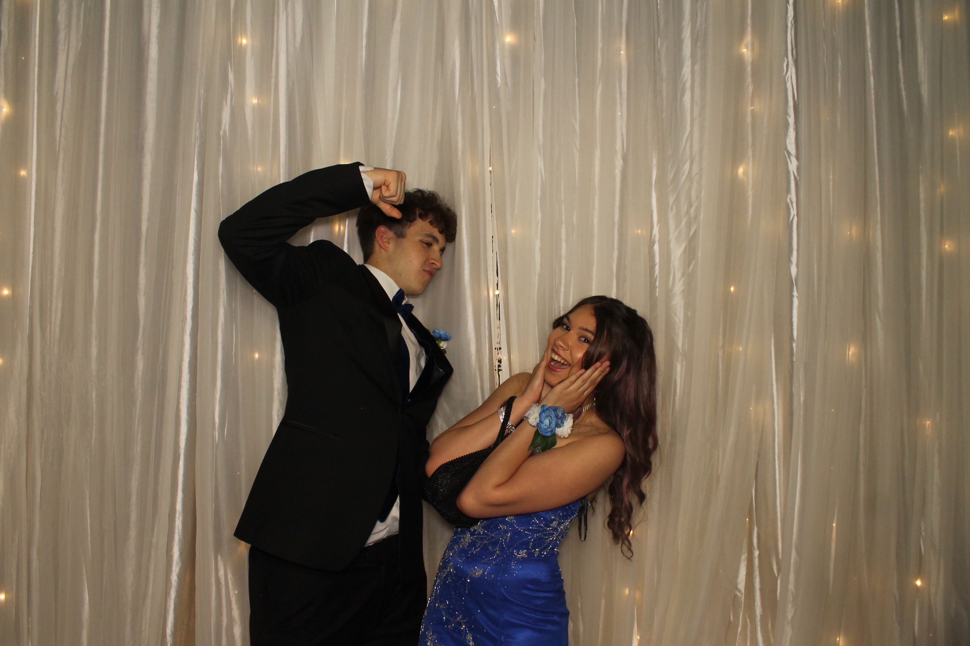 Walnut Hills Prom | View more photos from the event at gallery.photoboothcincy.com/u/PhotoBoothCincy/Walnut-Hills-Prom