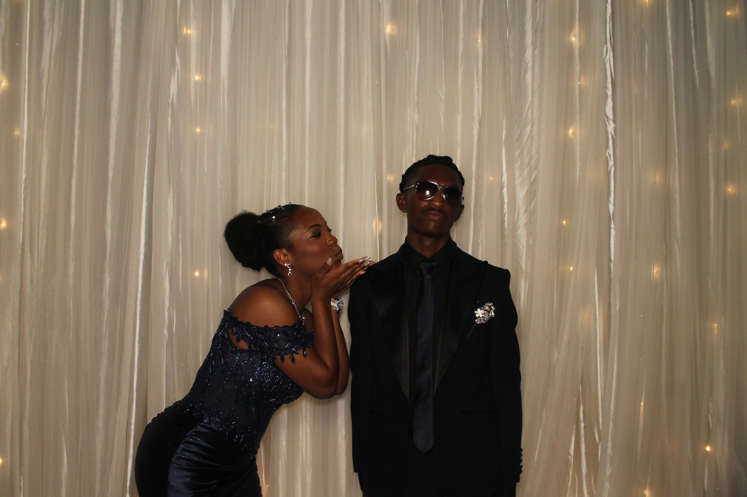 Walnut Hills Prom | View more photos from the event at gallery.photoboothcincy.com/u/PhotoBoothCincy/Walnut-Hills-Prom