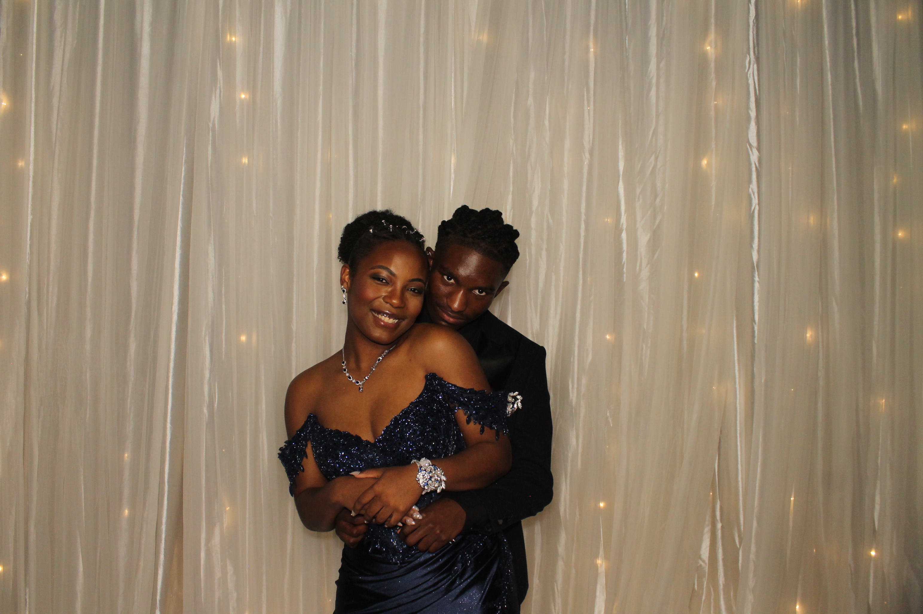 Walnut Hills Prom | View more photos from the event at gallery.photoboothcincy.com/u/PhotoBoothCincy/Walnut-Hills-Prom