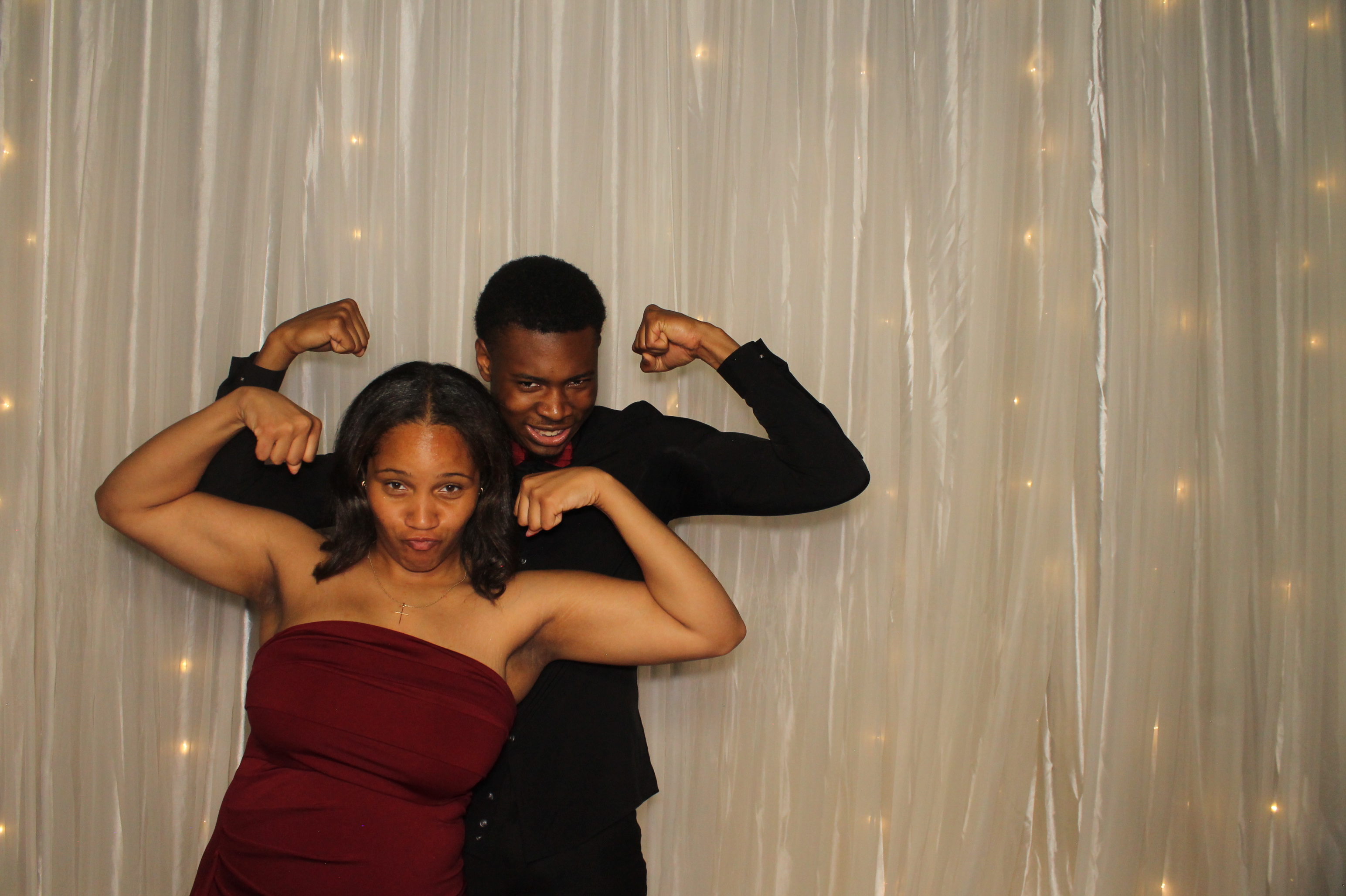 Walnut Hills Prom | View more photos from the event at gallery.photoboothcincy.com/u/PhotoBoothCincy/Walnut-Hills-Prom