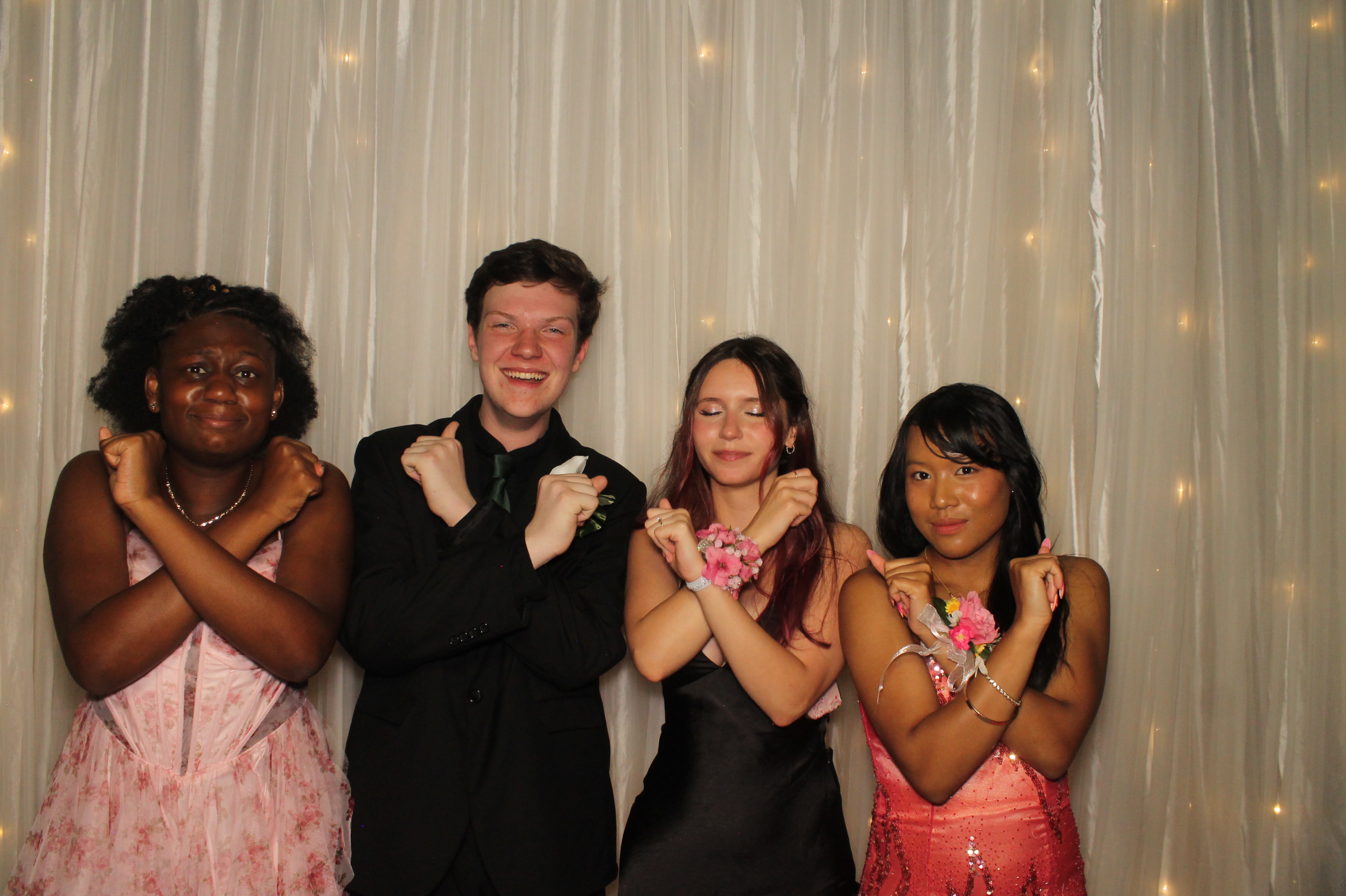 Walnut Hills Prom | View more photos from the event at gallery.photoboothcincy.com/u/PhotoBoothCincy/Walnut-Hills-Prom