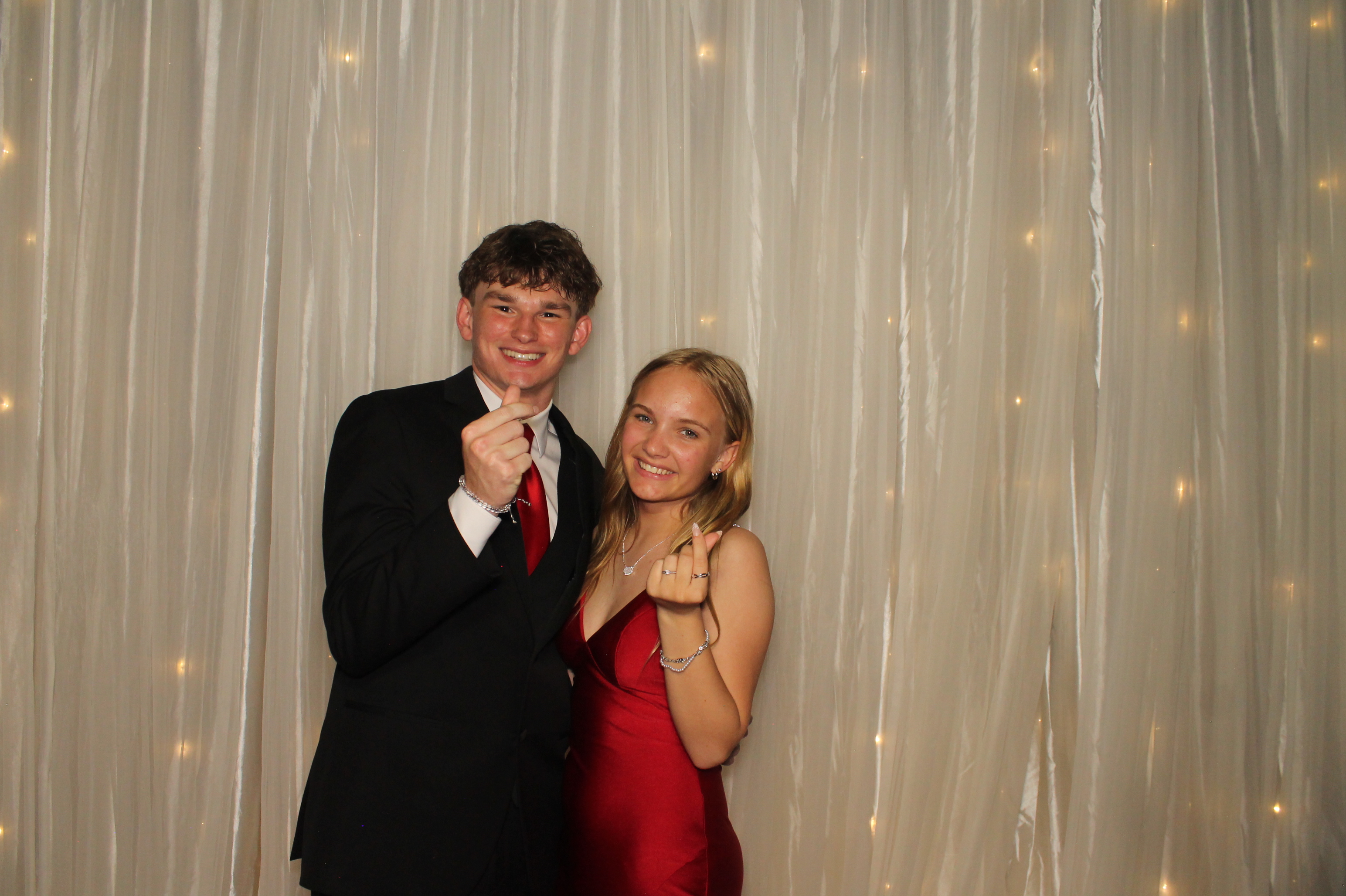 Walnut Hills Prom | View more photos from the event at gallery.photoboothcincy.com/u/PhotoBoothCincy/Walnut-Hills-Prom