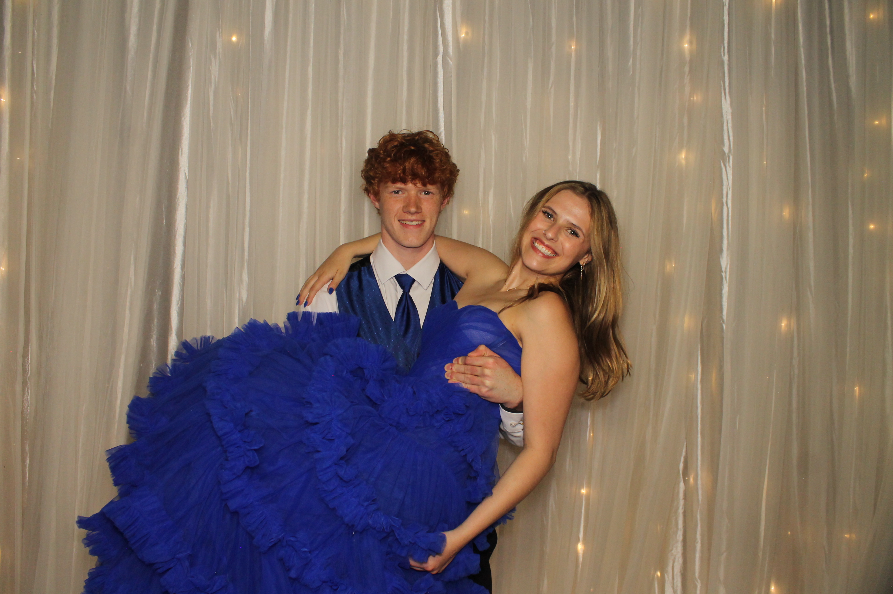 Walnut Hills Prom | View more photos from the event at gallery.photoboothcincy.com/u/PhotoBoothCincy/Walnut-Hills-Prom