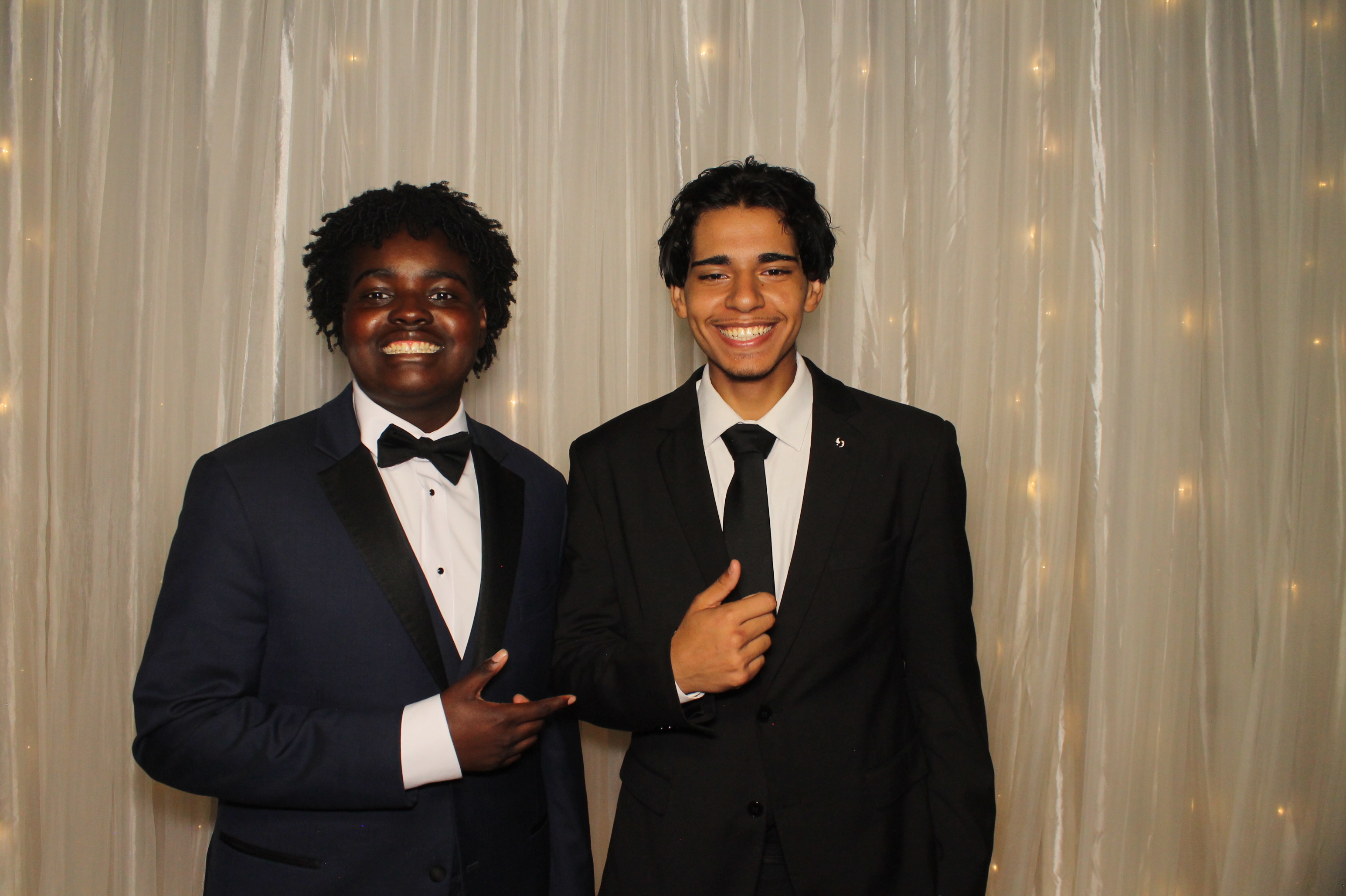Walnut Hills Prom | View more photos from the event at gallery.photoboothcincy.com/u/PhotoBoothCincy/Walnut-Hills-Prom