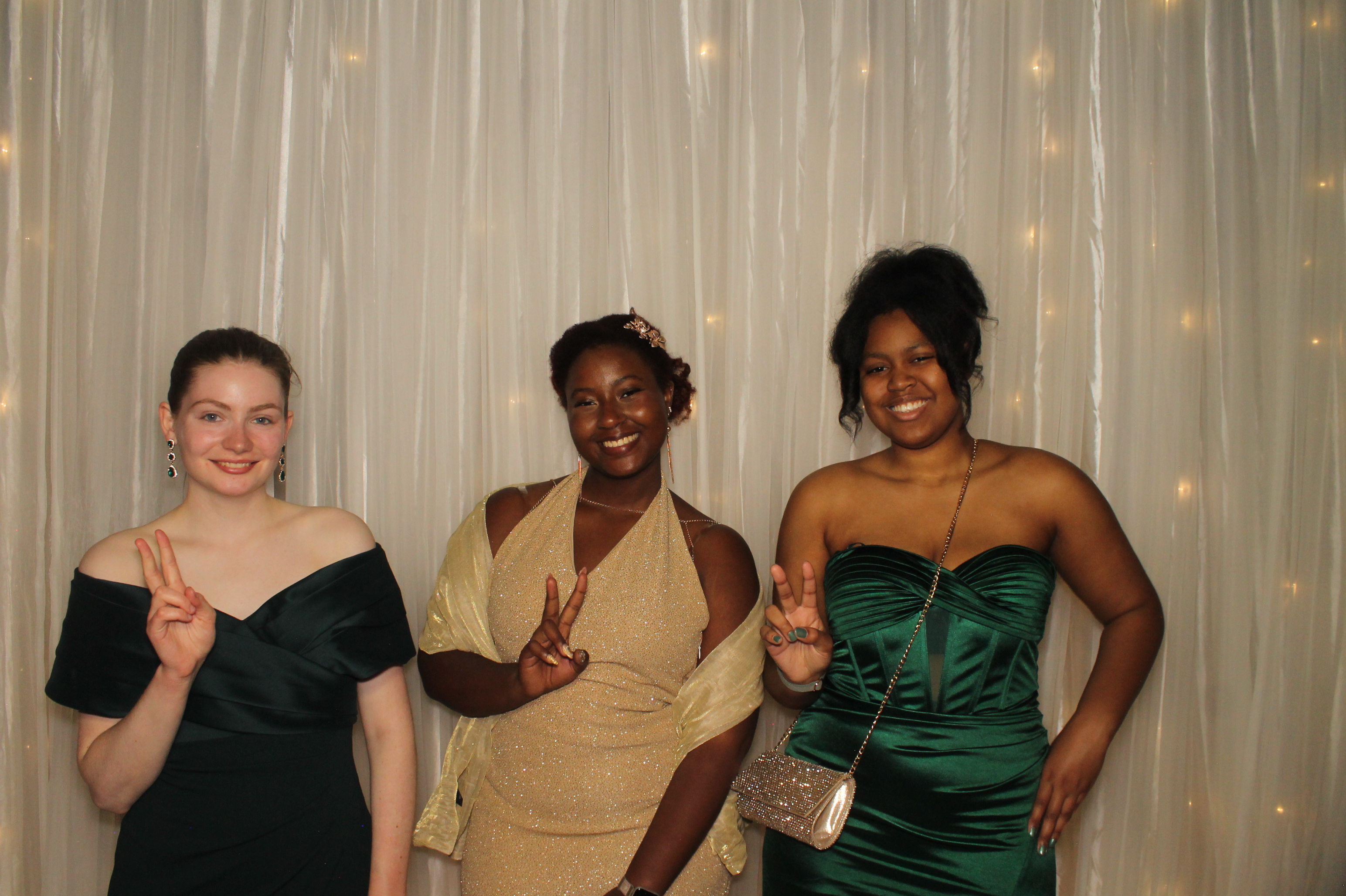 Walnut Hills Prom | View more photos from the event at gallery.photoboothcincy.com/u/PhotoBoothCincy/Walnut-Hills-Prom