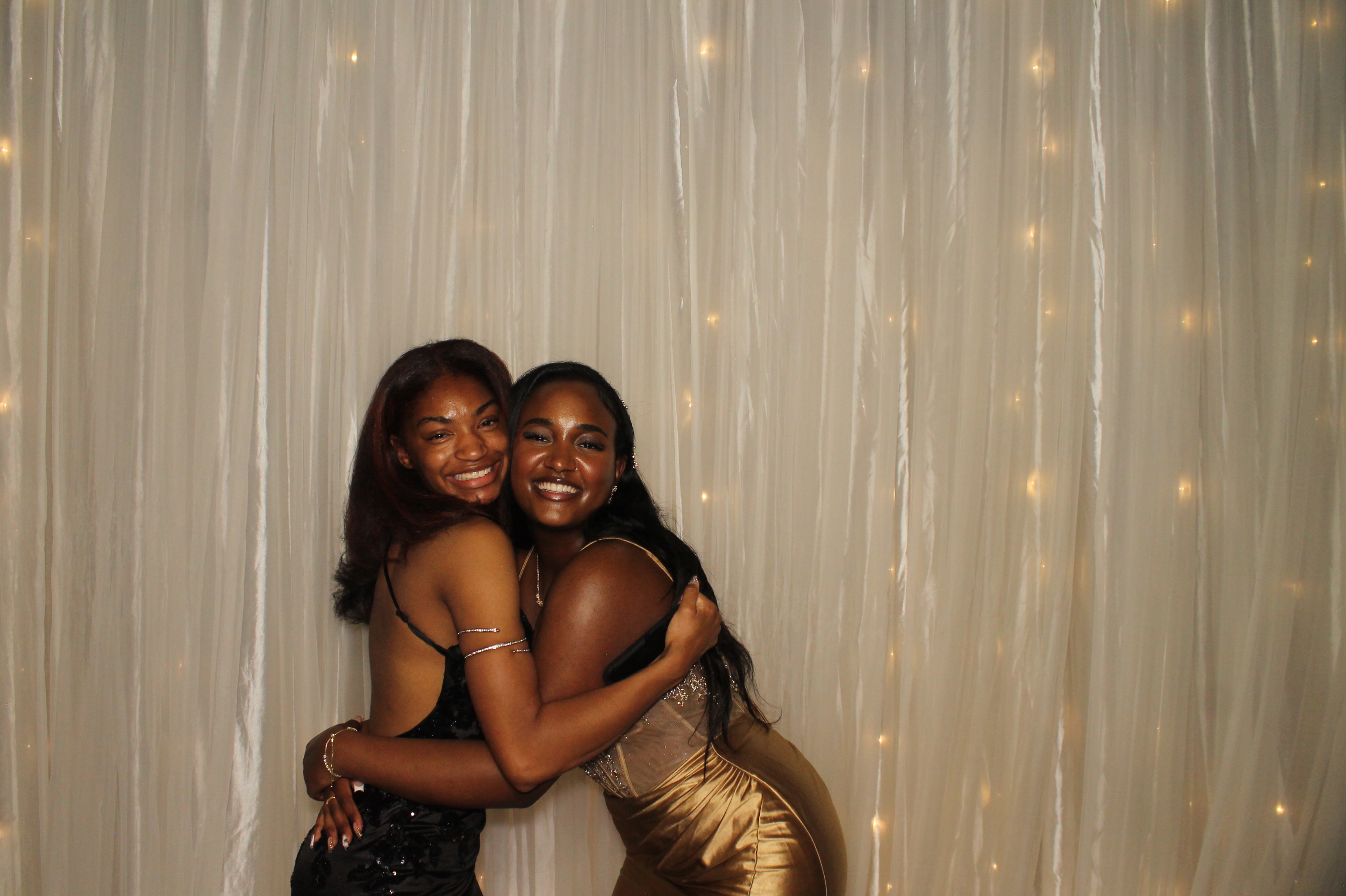 Walnut Hills Prom | View more photos from the event at gallery.photoboothcincy.com/u/PhotoBoothCincy/Walnut-Hills-Prom