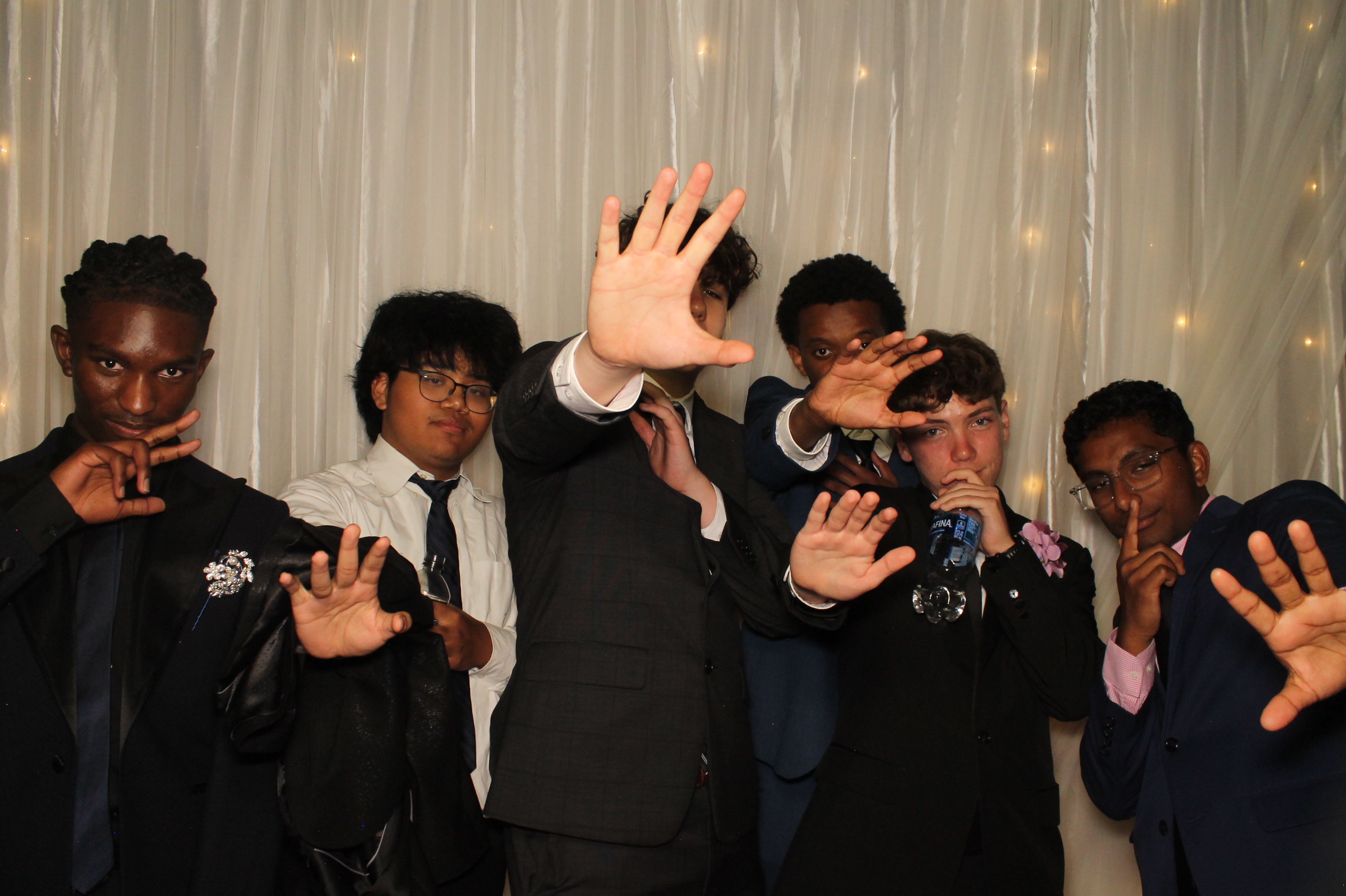 Walnut Hills Prom | View more photos from the event at gallery.photoboothcincy.com/u/PhotoBoothCincy/Walnut-Hills-Prom