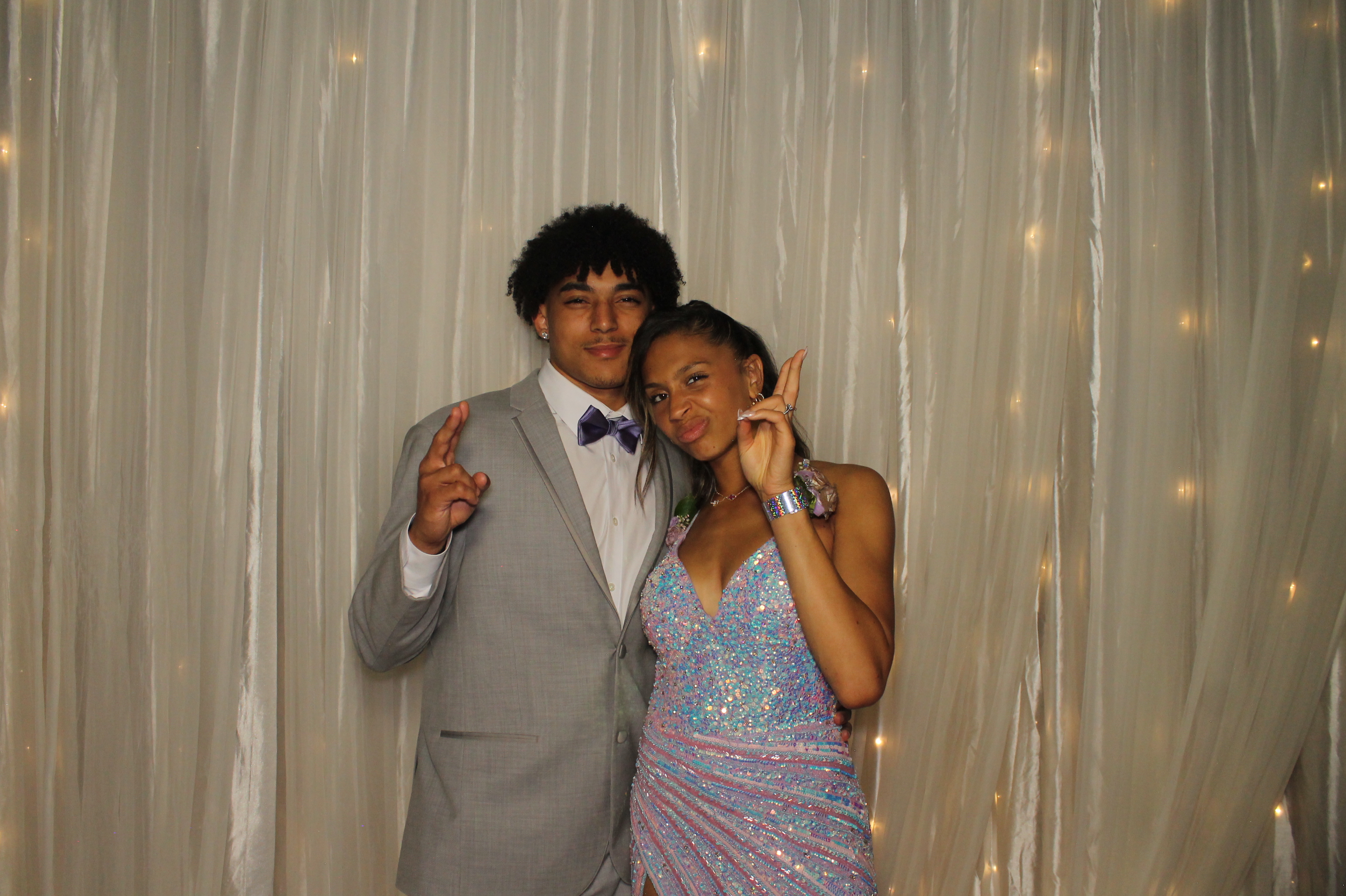 Walnut Hills Prom | View more photos from the event at gallery.photoboothcincy.com/u/PhotoBoothCincy/Walnut-Hills-Prom