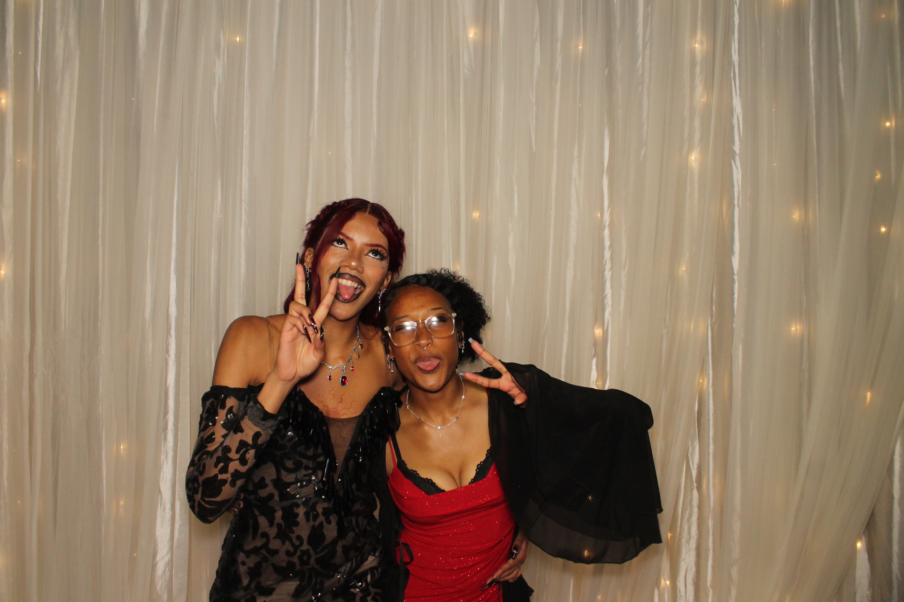 Walnut Hills Prom | View more photos from the event at gallery.photoboothcincy.com/u/PhotoBoothCincy/Walnut-Hills-Prom