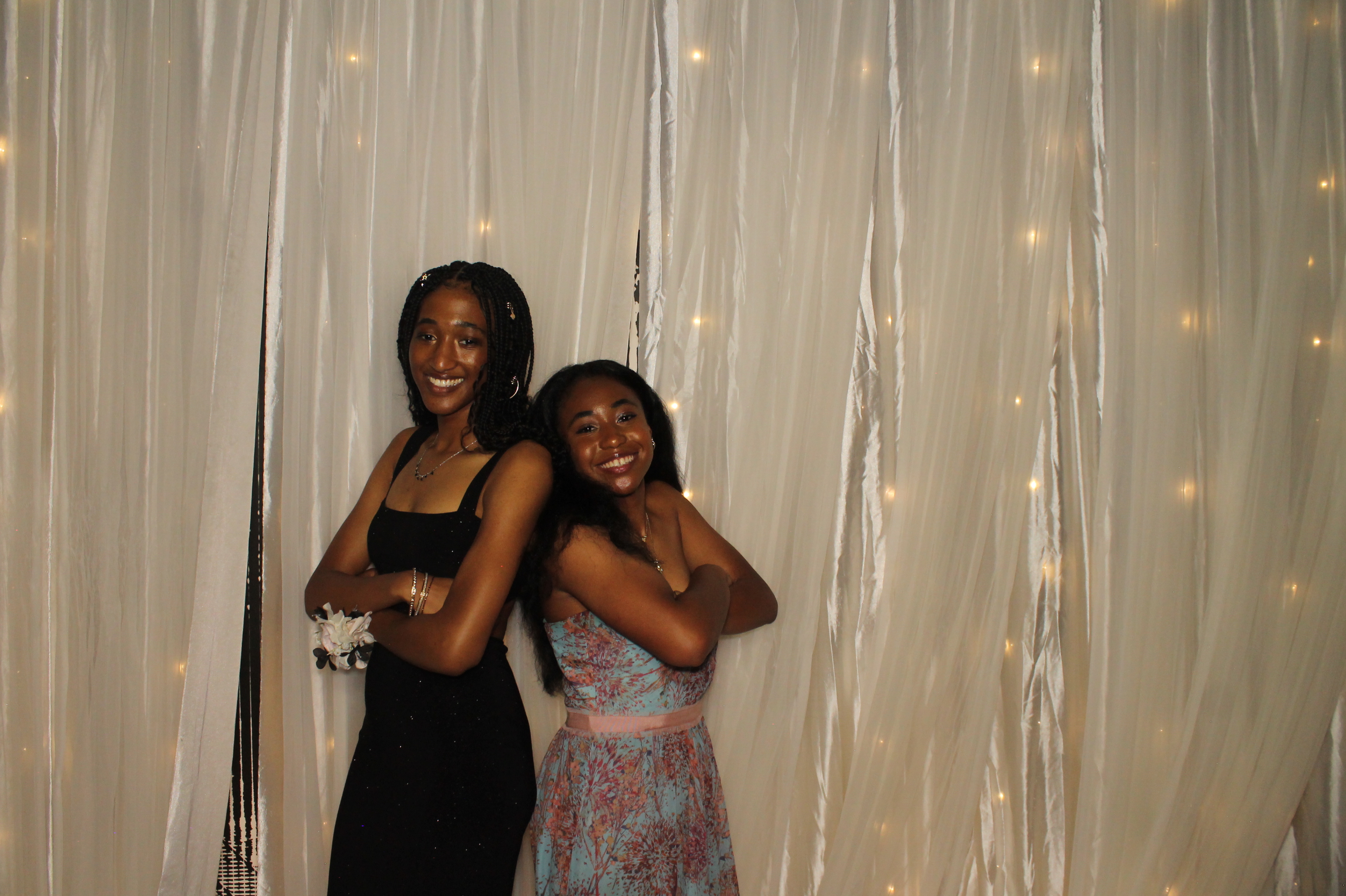 Walnut Hills Prom | View more photos from the event at gallery.photoboothcincy.com/u/PhotoBoothCincy/Walnut-Hills-Prom