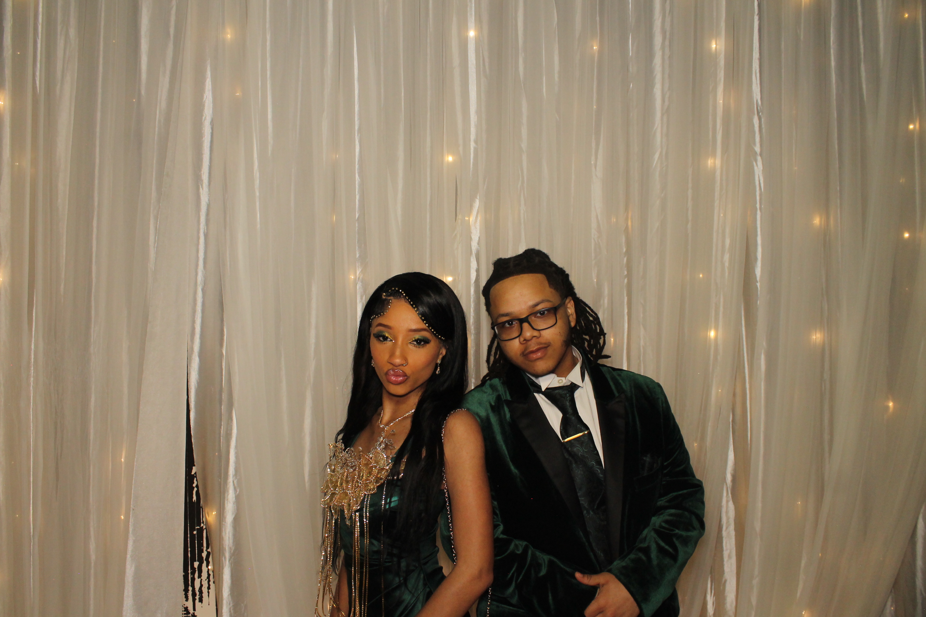 Walnut Hills Prom | View more photos from the event at gallery.photoboothcincy.com/u/PhotoBoothCincy/Walnut-Hills-Prom