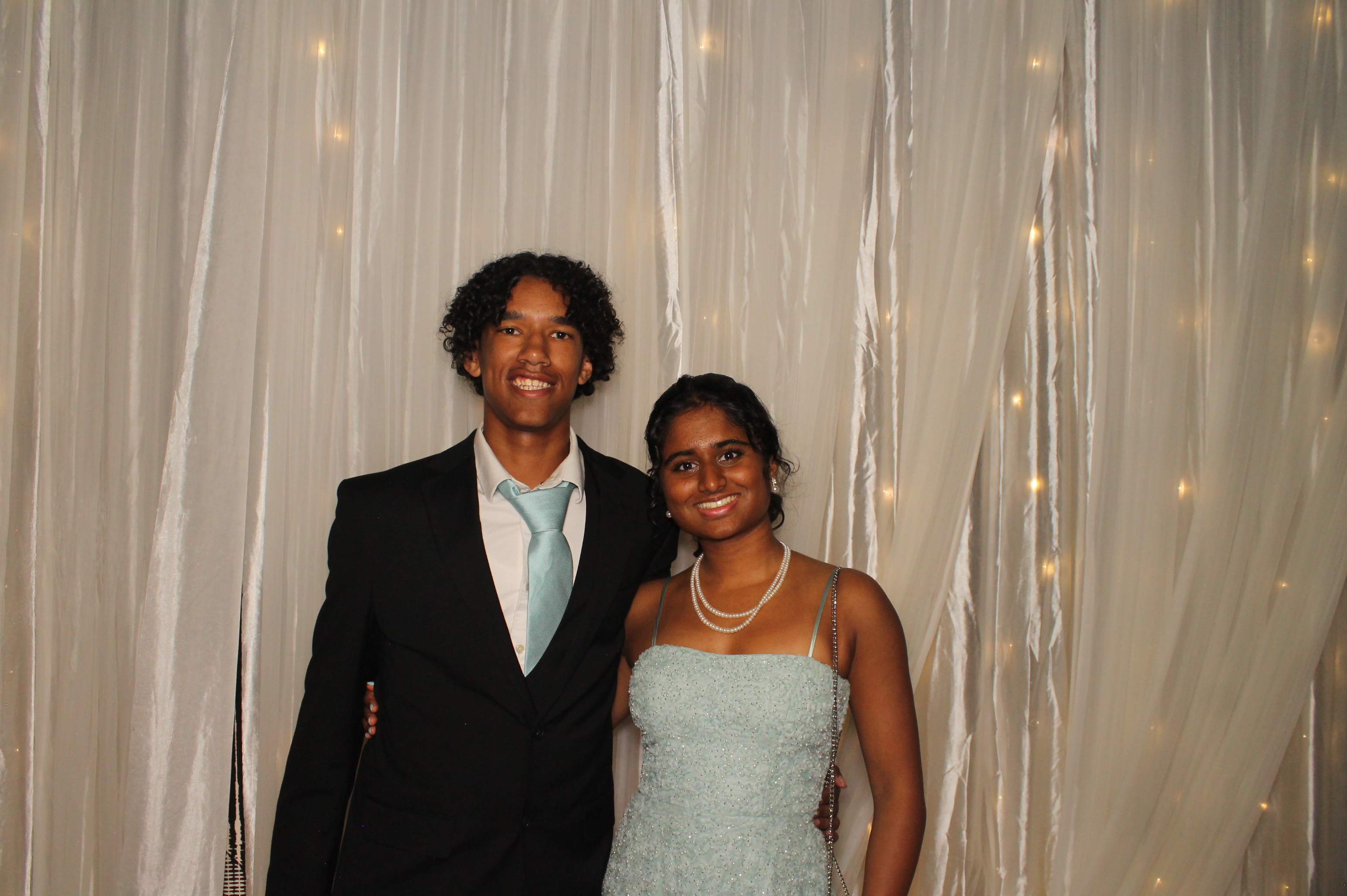 Walnut Hills Prom | View more photos from the event at gallery.photoboothcincy.com/u/PhotoBoothCincy/Walnut-Hills-Prom