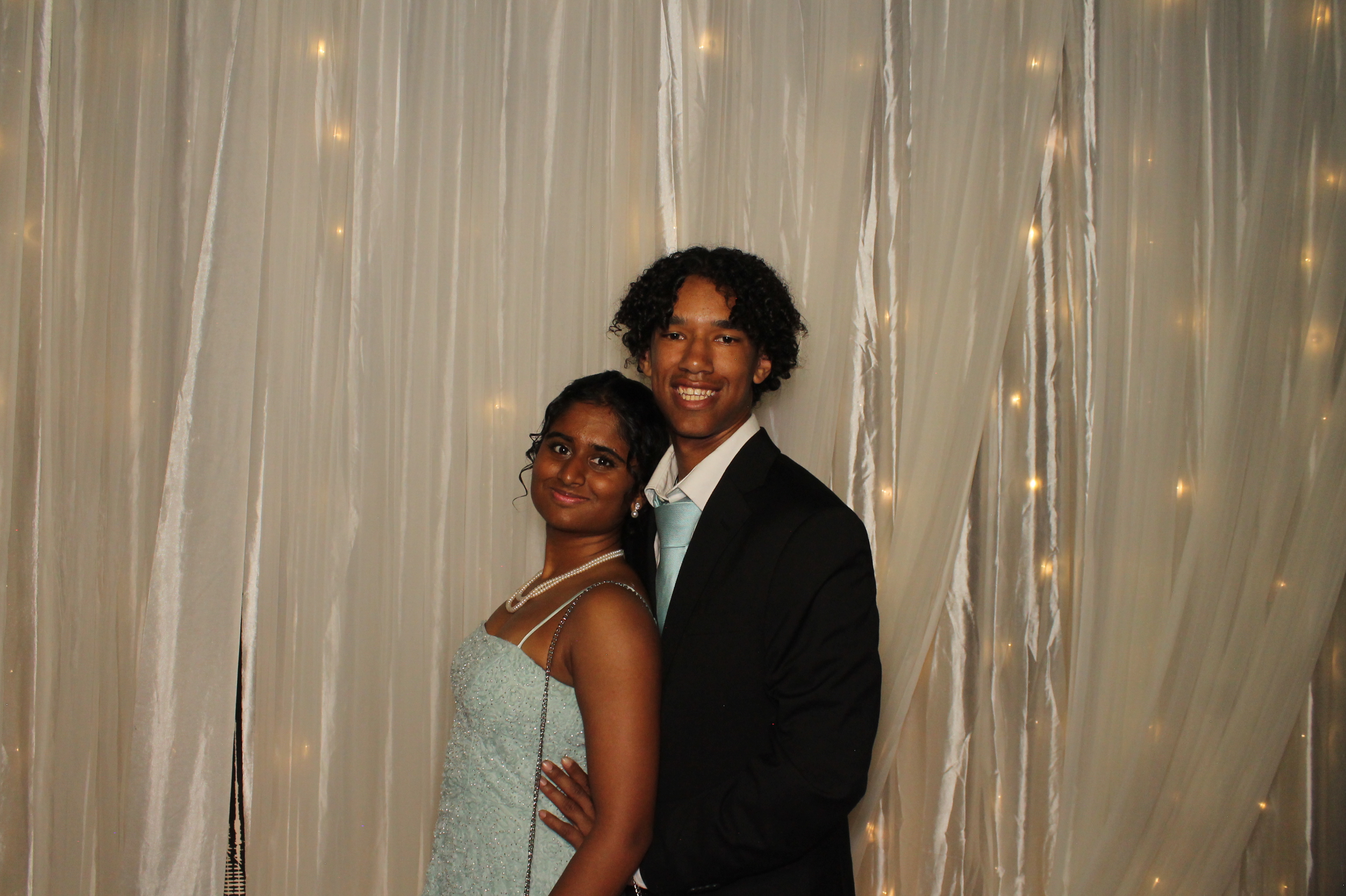 Walnut Hills Prom | View more photos from the event at gallery.photoboothcincy.com/u/PhotoBoothCincy/Walnut-Hills-Prom
