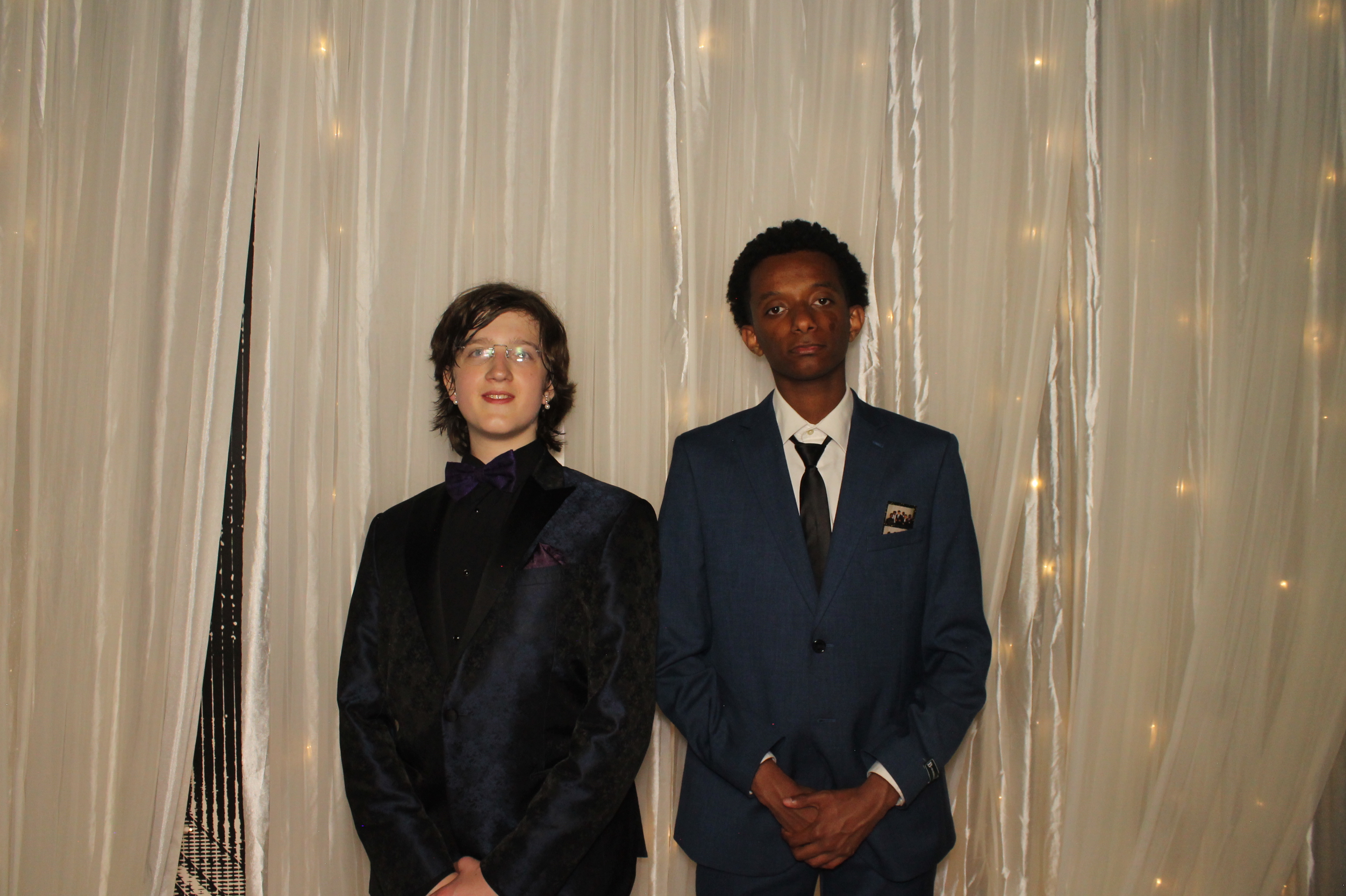 Walnut Hills Prom | View more photos from the event at gallery.photoboothcincy.com/u/PhotoBoothCincy/Walnut-Hills-Prom