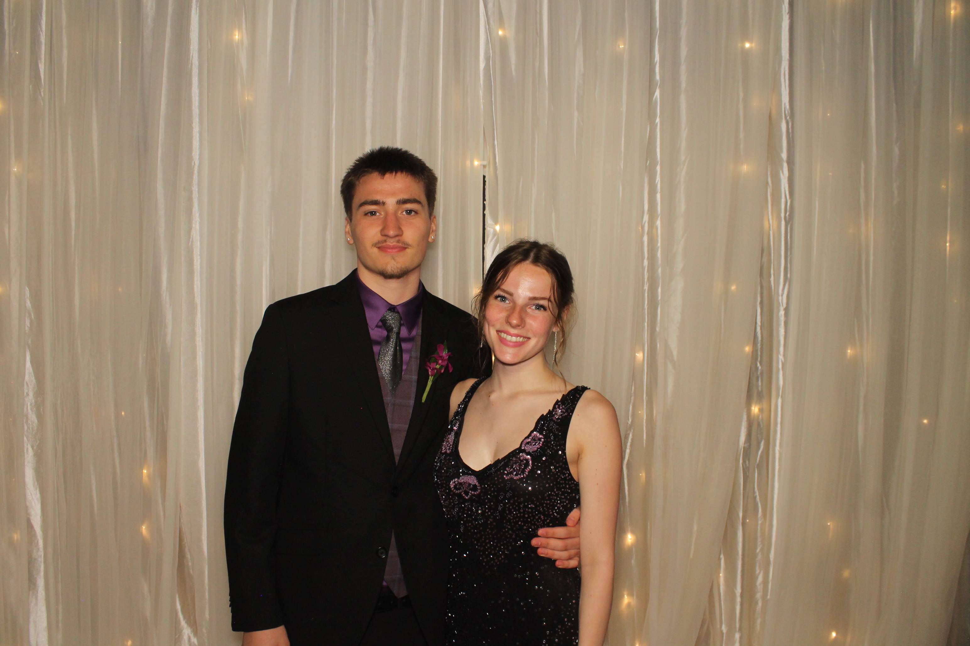 Walnut Hills Prom | View more photos from the event at gallery.photoboothcincy.com/u/PhotoBoothCincy/Walnut-Hills-Prom