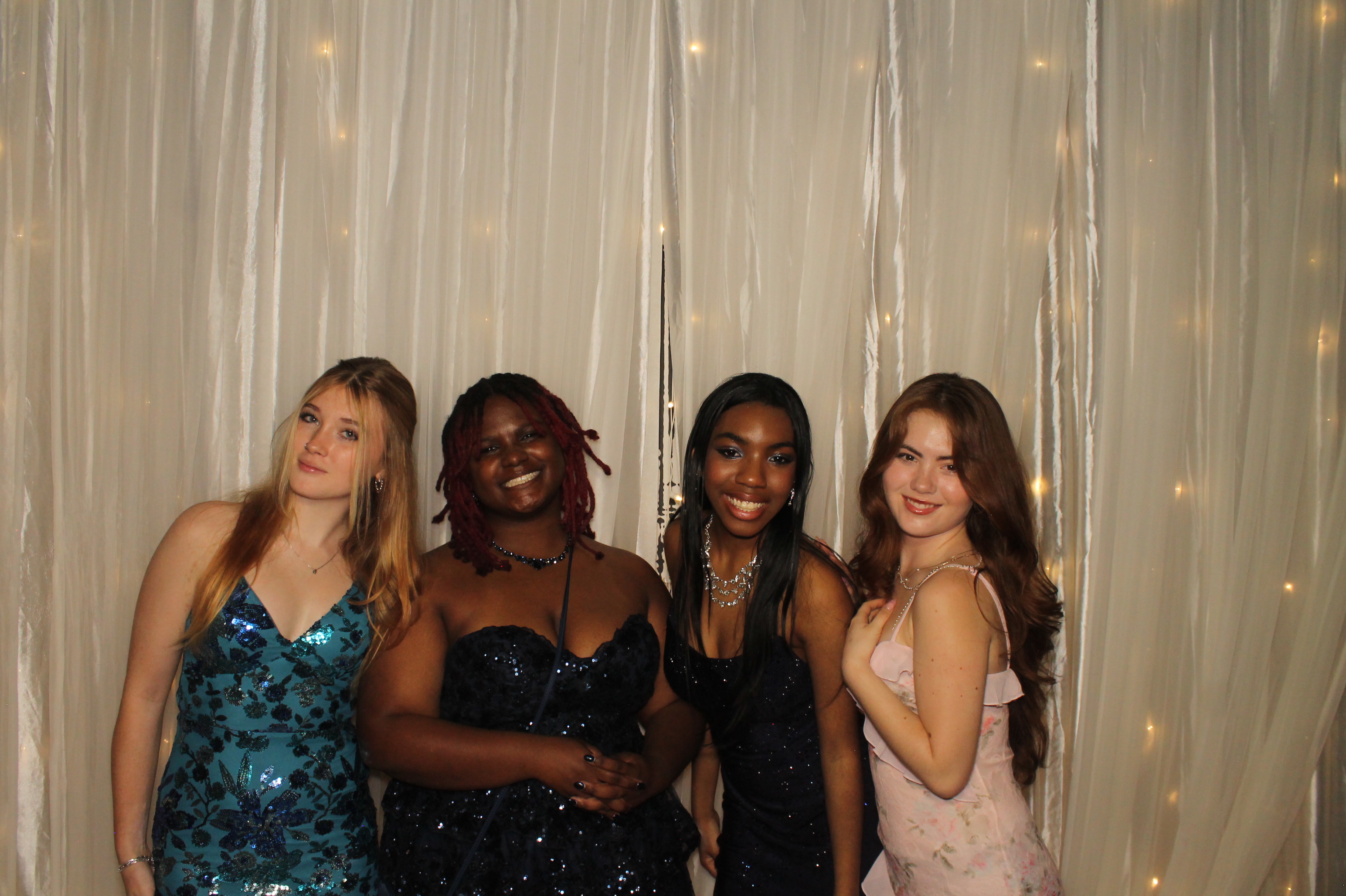 Walnut Hills Prom | View more photos from the event at gallery.photoboothcincy.com/u/PhotoBoothCincy/Walnut-Hills-Prom