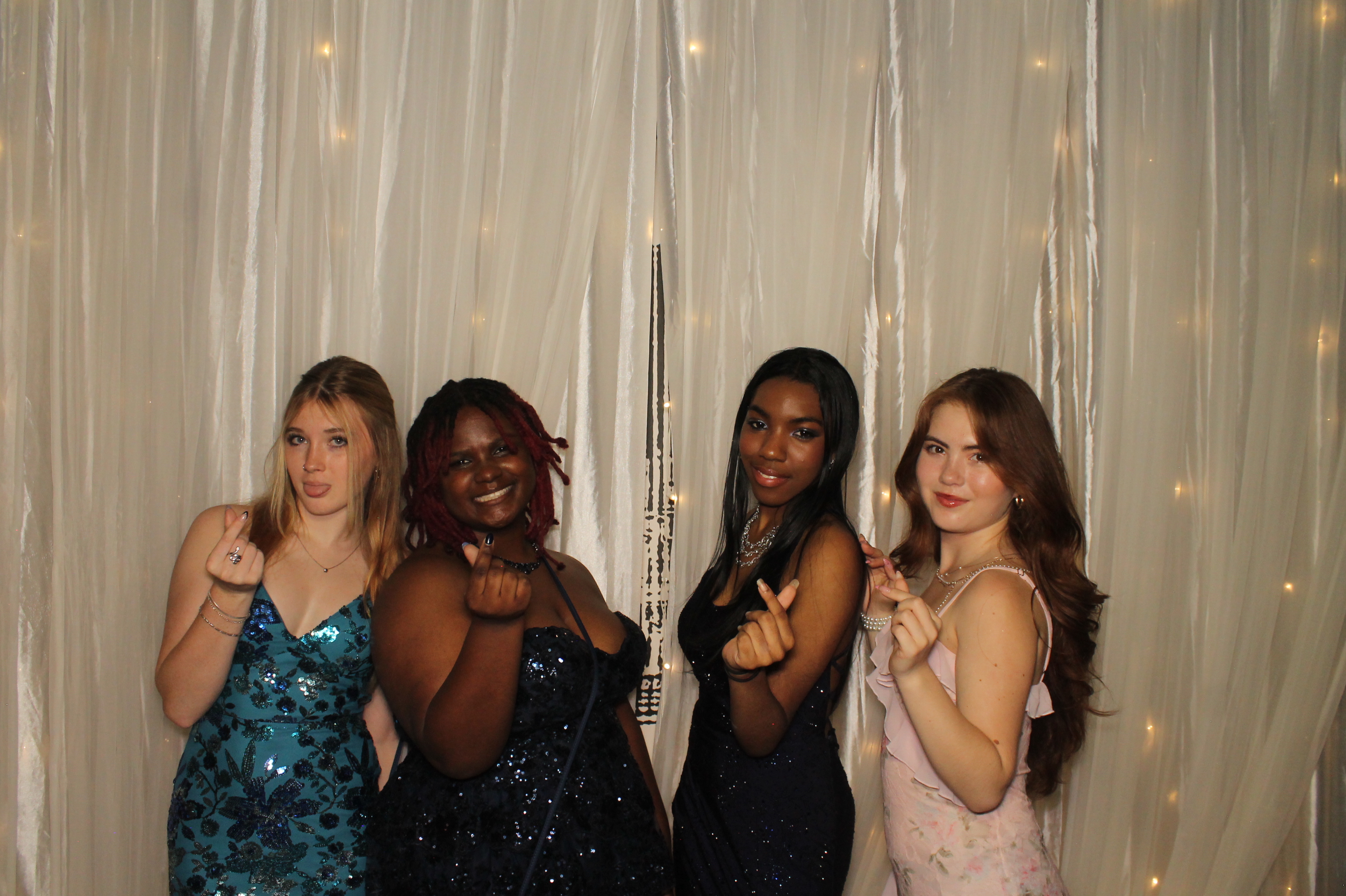 Walnut Hills Prom | View more photos from the event at gallery.photoboothcincy.com/u/PhotoBoothCincy/Walnut-Hills-Prom