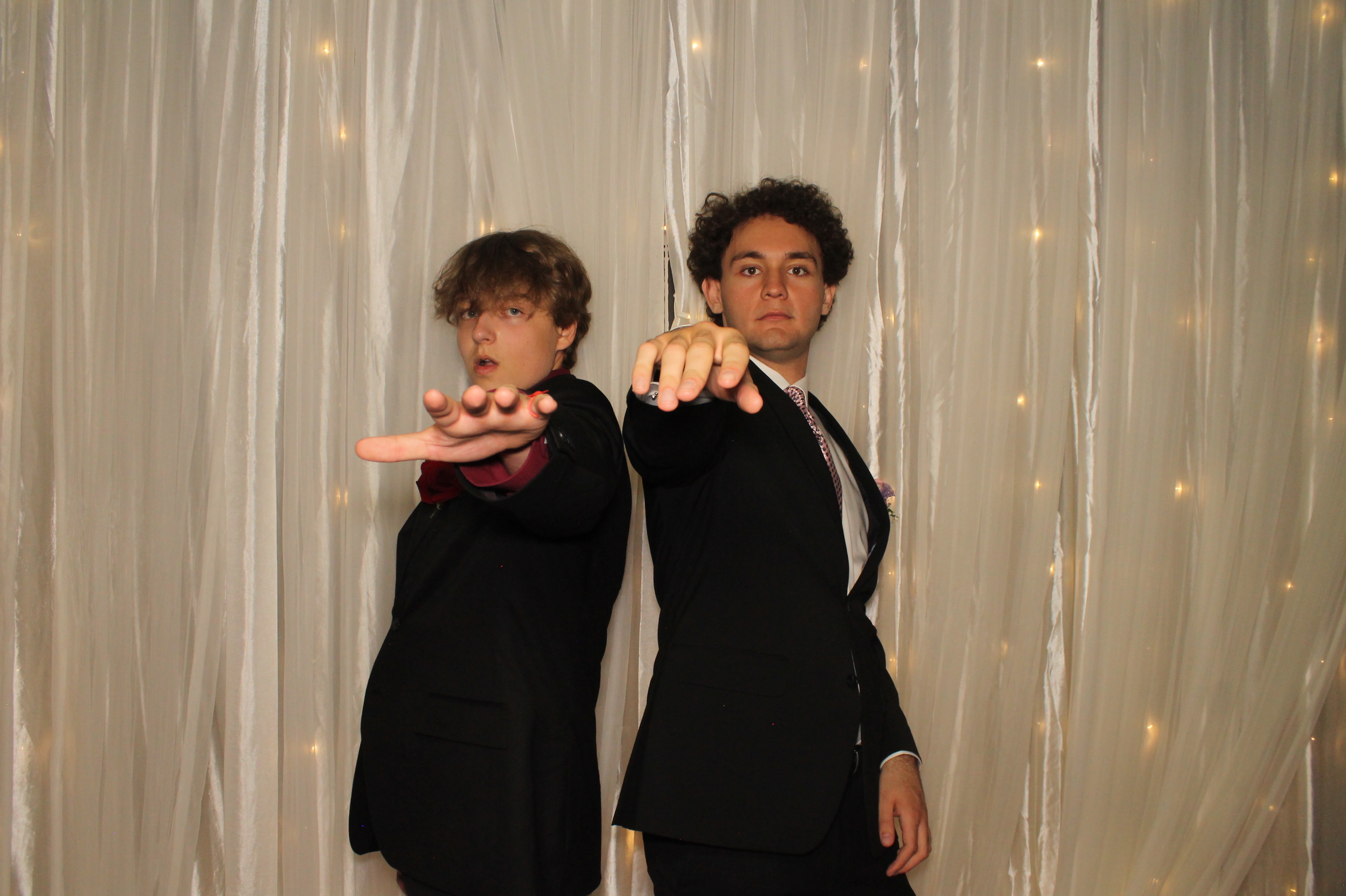 Walnut Hills Prom | View more photos from the event at gallery.photoboothcincy.com/u/PhotoBoothCincy/Walnut-Hills-Prom