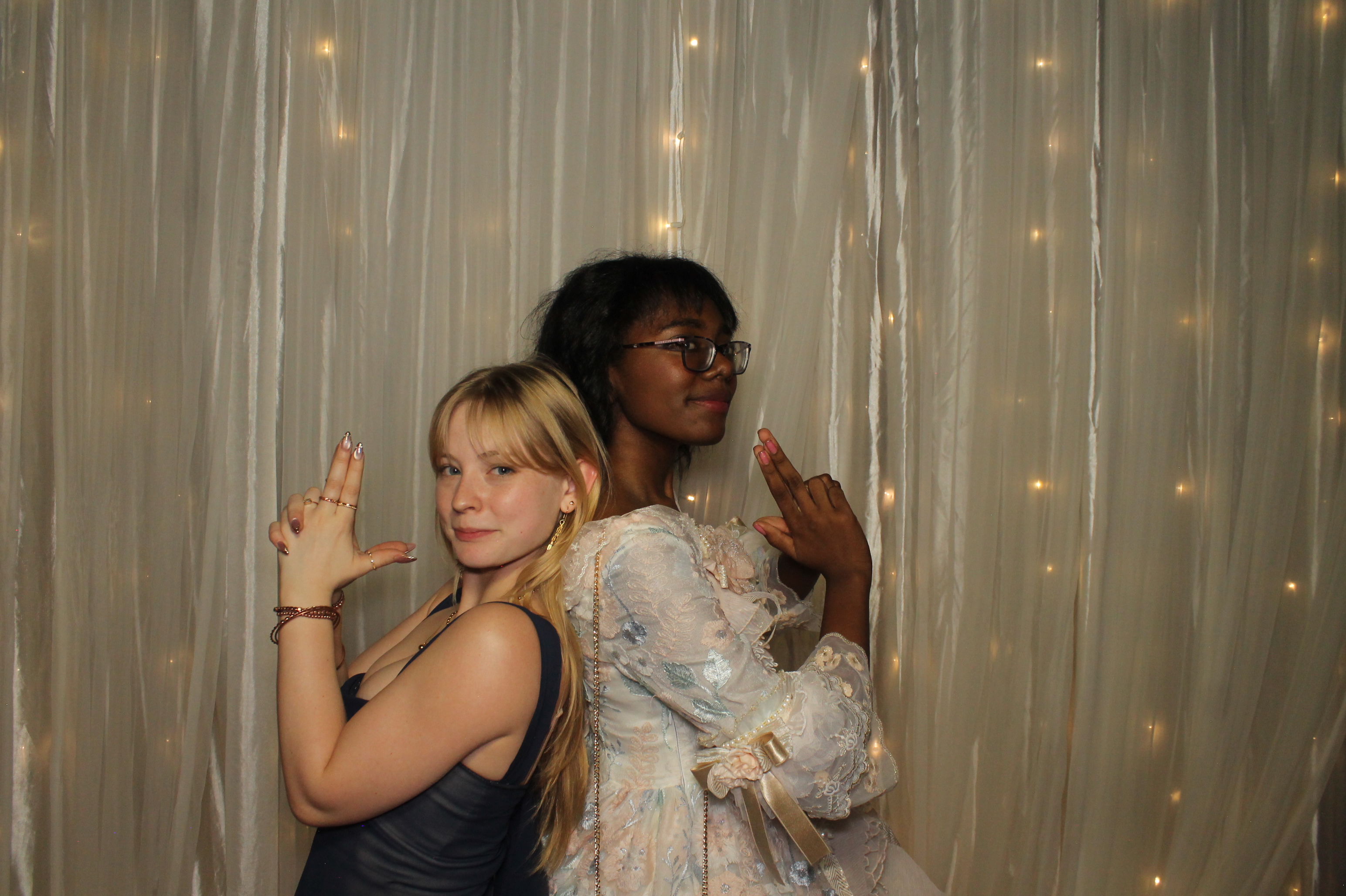 Walnut Hills Prom | View more photos from the event at gallery.photoboothcincy.com/u/PhotoBoothCincy/Walnut-Hills-Prom