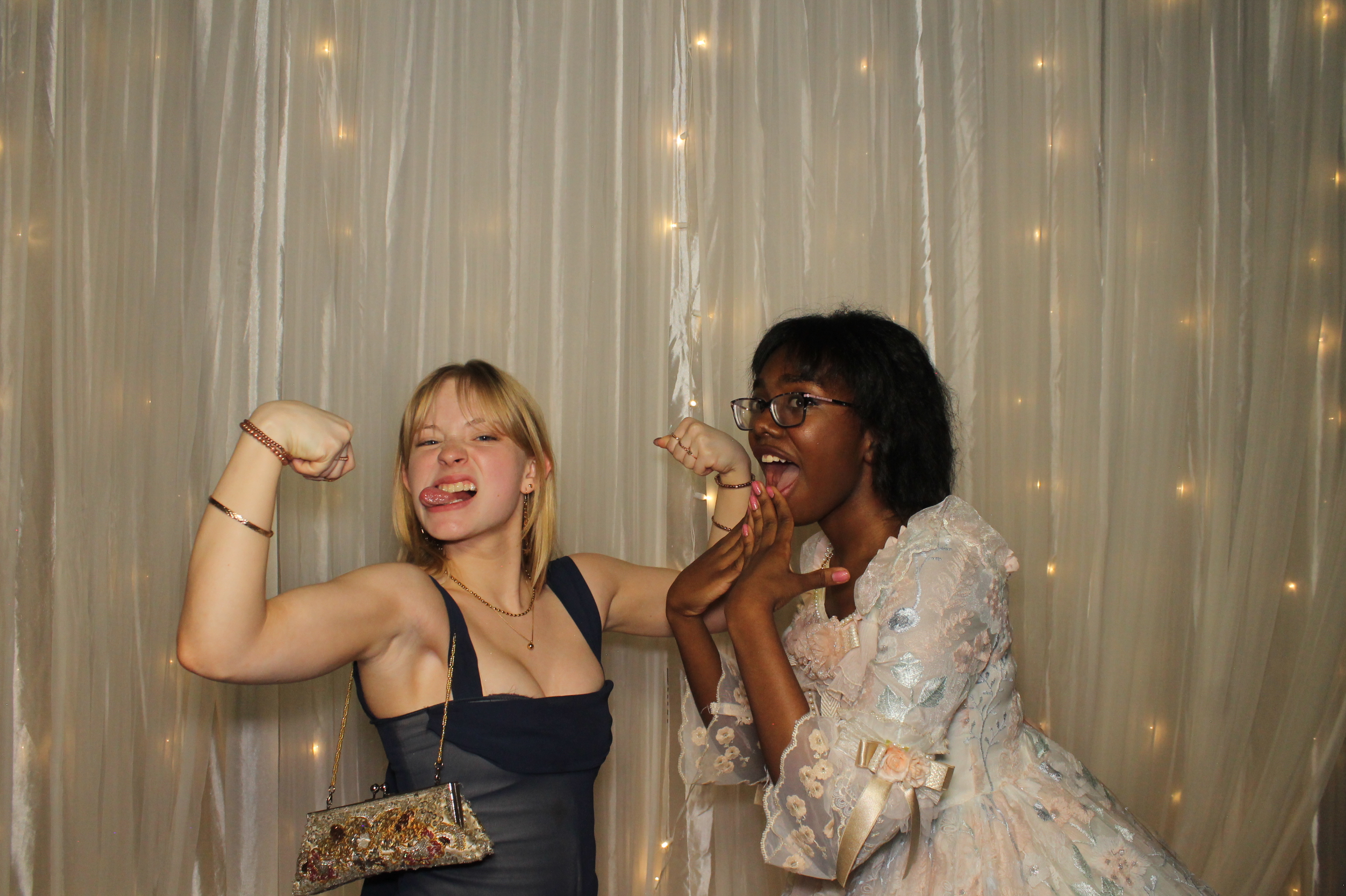 Walnut Hills Prom | View more photos from the event at gallery.photoboothcincy.com/u/PhotoBoothCincy/Walnut-Hills-Prom