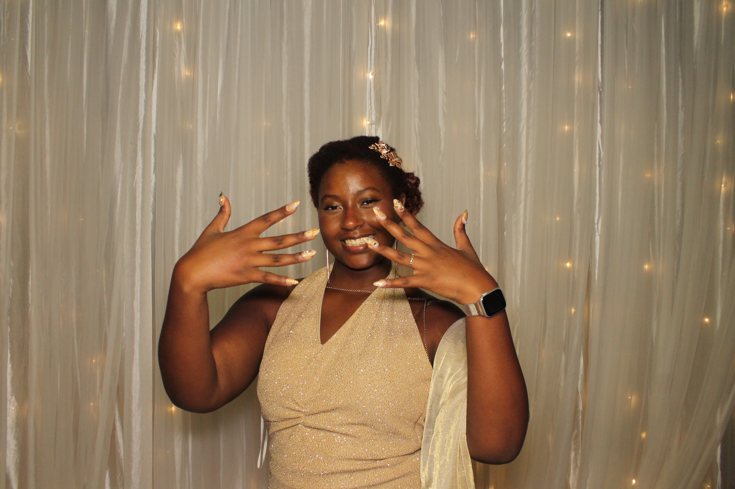Walnut Hills Prom | View more photos from the event at gallery.photoboothcincy.com/u/PhotoBoothCincy/Walnut-Hills-Prom