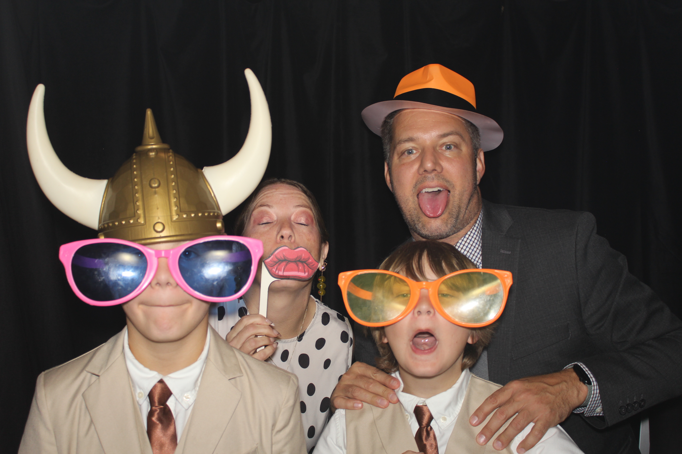 Willow & Austin Wedding | View more photos from the event at gallery.photoboothcincy.com/u/PhotoBoothCincy/Willow-Austin-Wedding