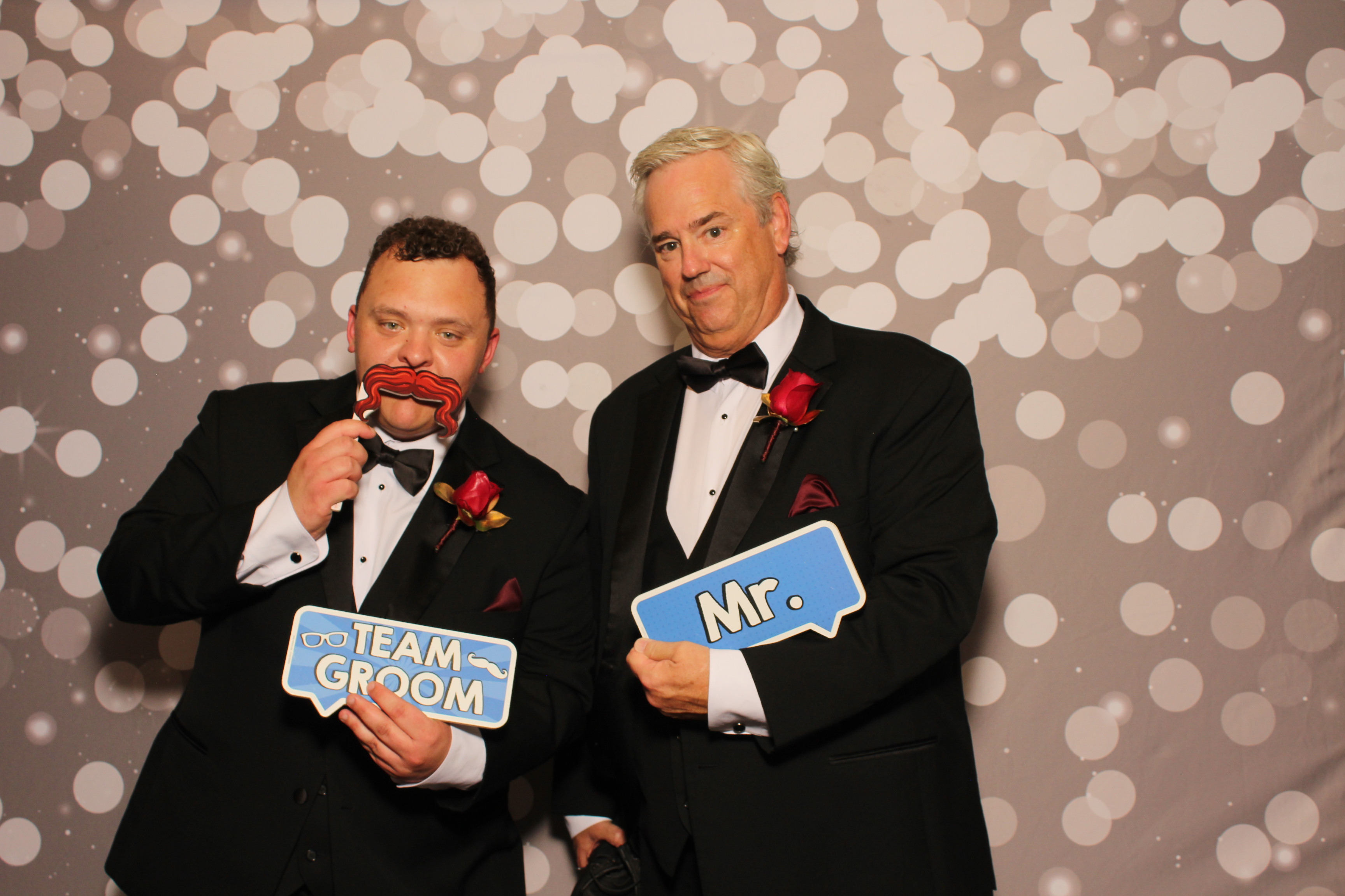 With Love, Madeline & Justin | View more photos from the event at gallery.photoboothcincy.com/u/PhotoBoothCincy/With-Love-Madeline-Justin