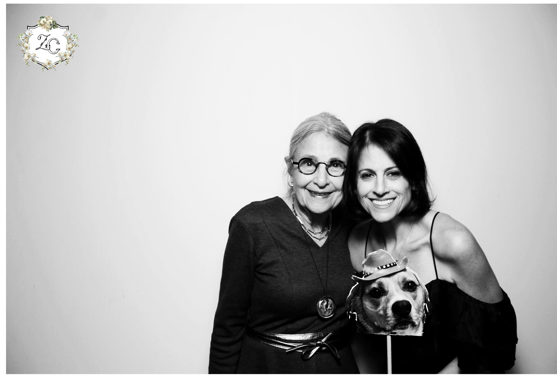 Zoe & Carson Reception | View more photos from the event at gallery.photoboothcincy.com/u/PhotoBoothCincy/Zoe-Carson-Reception