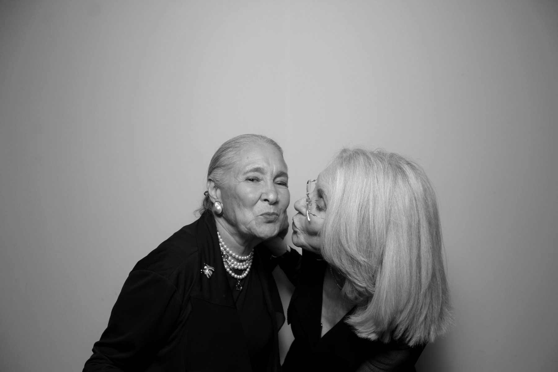 Zoe & Carson Reception | View more photos from the event at gallery.photoboothcincy.com/u/PhotoBoothCincy/Zoe-Carson-Reception