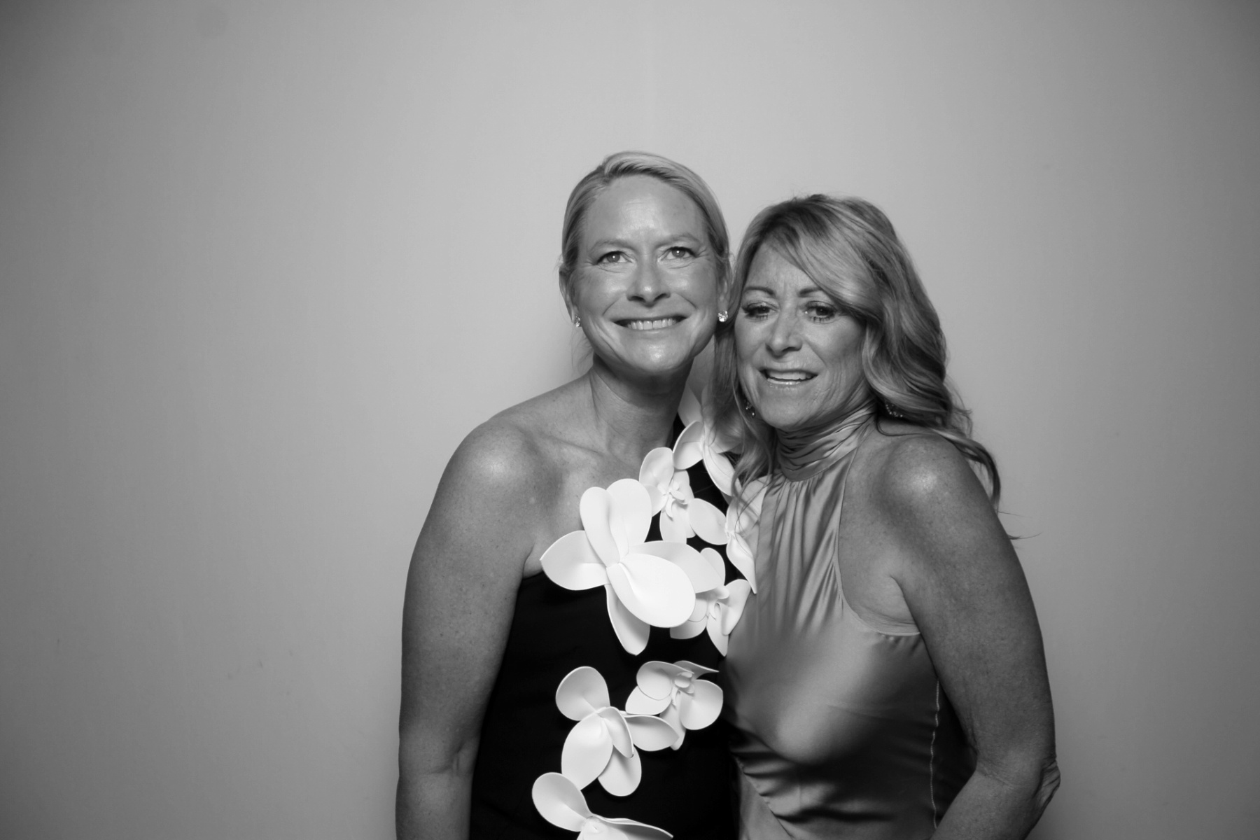 Zoe & Carson Reception | View more photos from the event at gallery.photoboothcincy.com/u/PhotoBoothCincy/Zoe-Carson-Reception