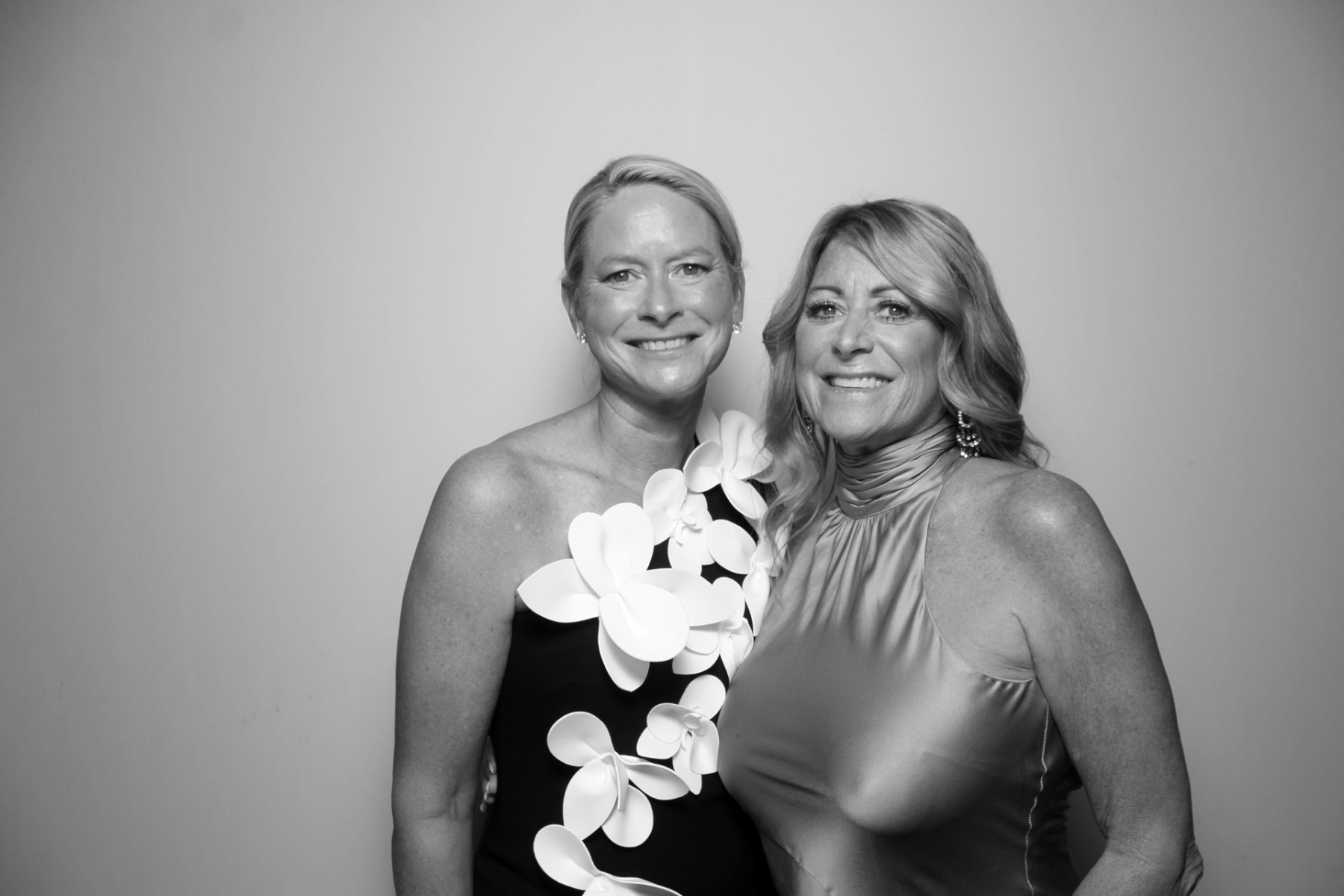 Zoe & Carson Reception | View more photos from the event at gallery.photoboothcincy.com/u/PhotoBoothCincy/Zoe-Carson-Reception
