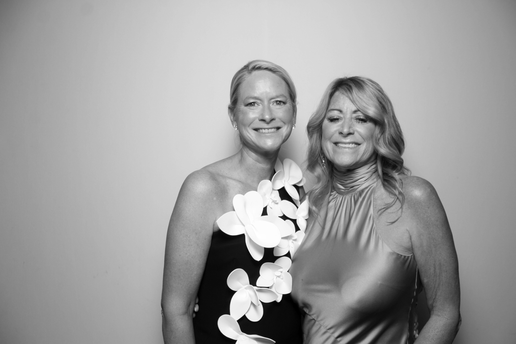 Zoe & Carson Reception | View more photos from the event at gallery.photoboothcincy.com/u/PhotoBoothCincy/Zoe-Carson-Reception