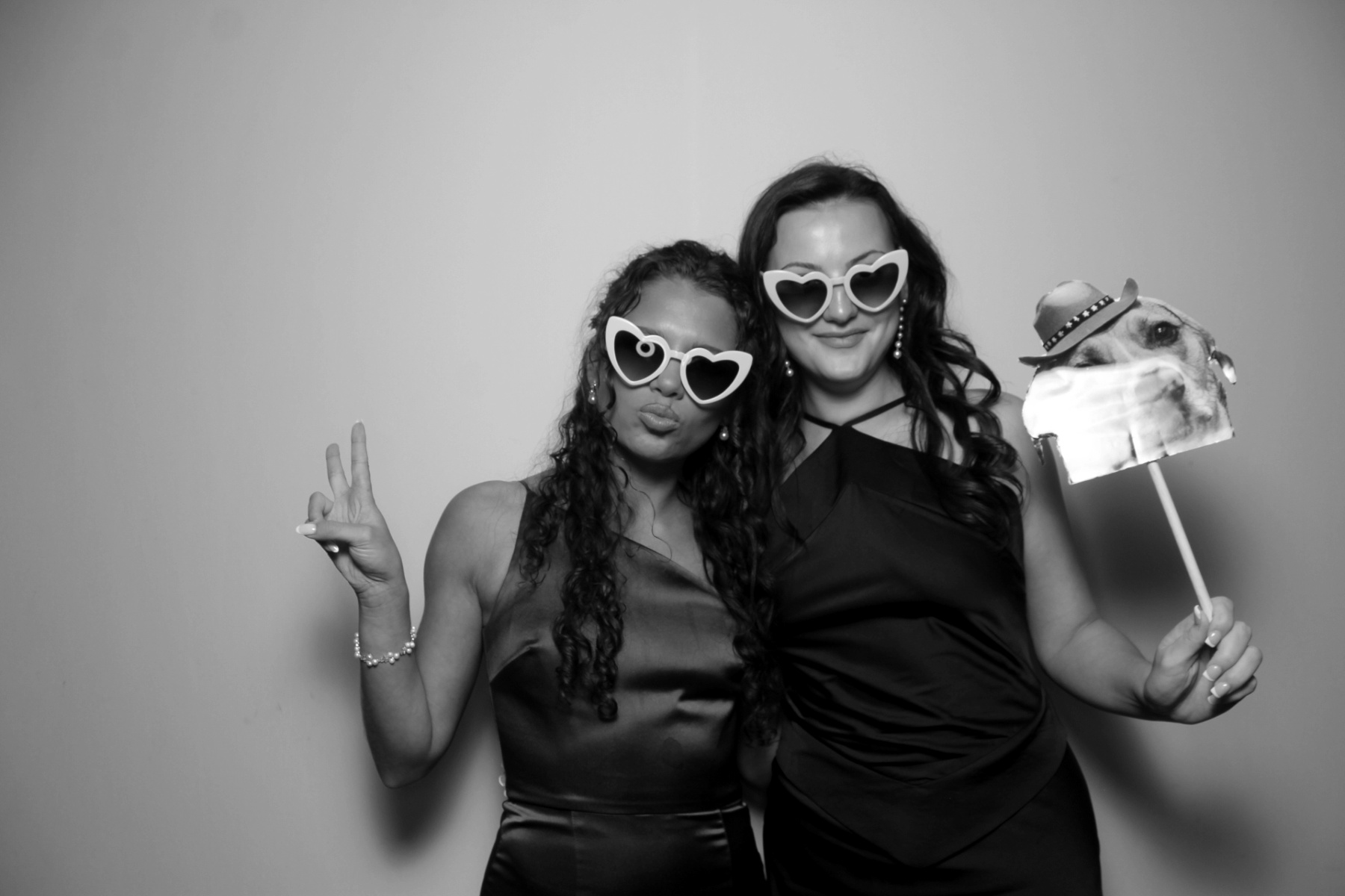 Zoe & Carson Reception | View more photos from the event at gallery.photoboothcincy.com/u/PhotoBoothCincy/Zoe-Carson-Reception