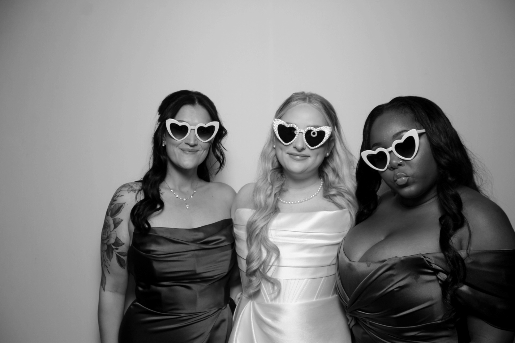 Zoe & Carson Reception | View more photos from the event at gallery.photoboothcincy.com/u/PhotoBoothCincy/Zoe-Carson-Reception