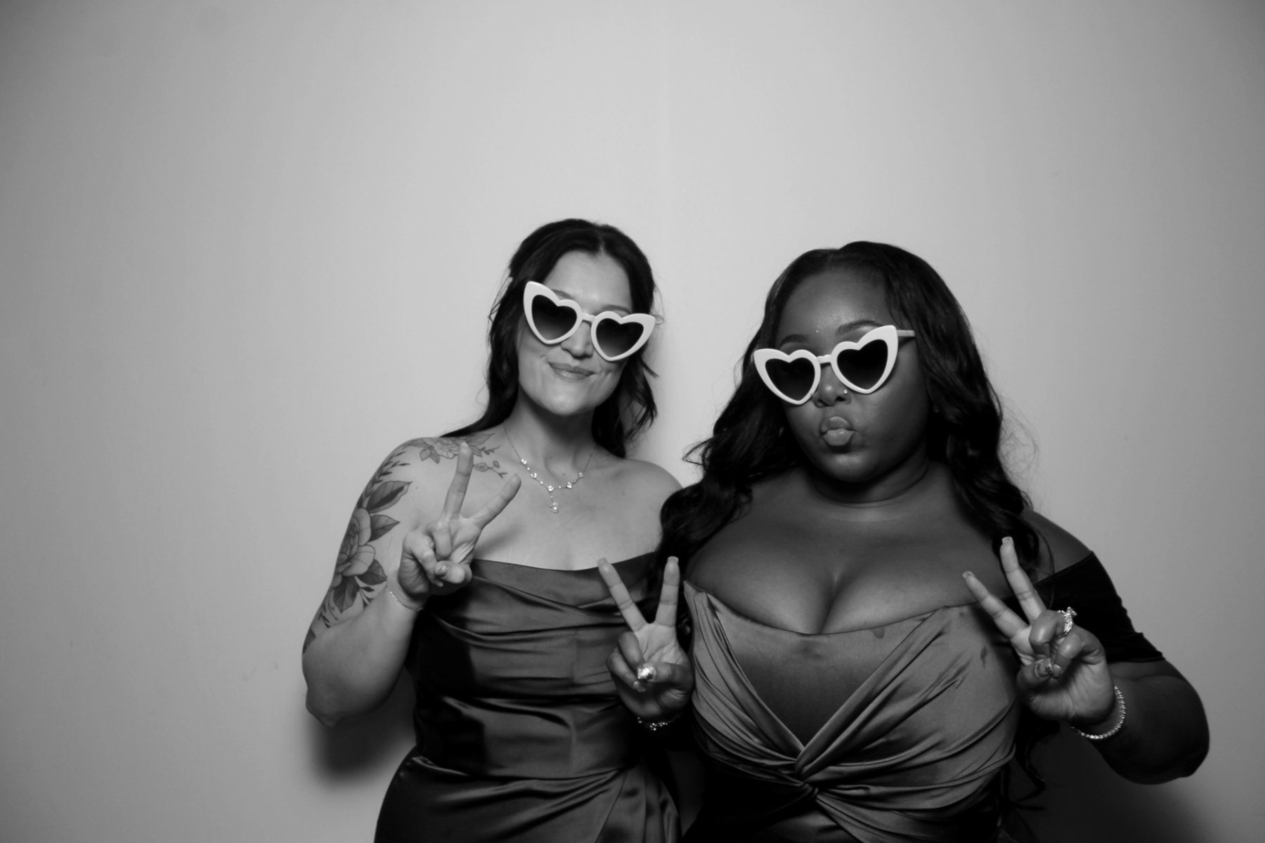 Zoe & Carson Reception | View more photos from the event at gallery.photoboothcincy.com/u/PhotoBoothCincy/Zoe-Carson-Reception