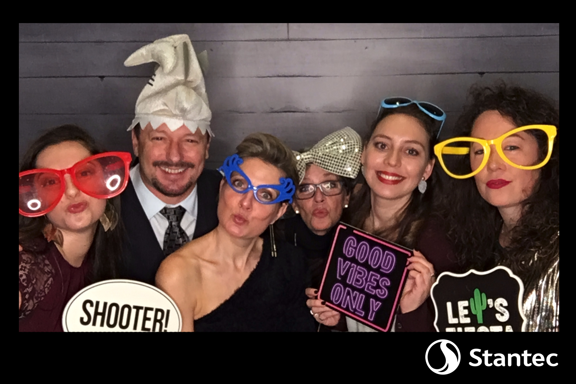 Party de Noël - Stantec | View more photos from the event at album.pbooth.red/u/Photobooth-RED/Party-de-Noël-Stantec