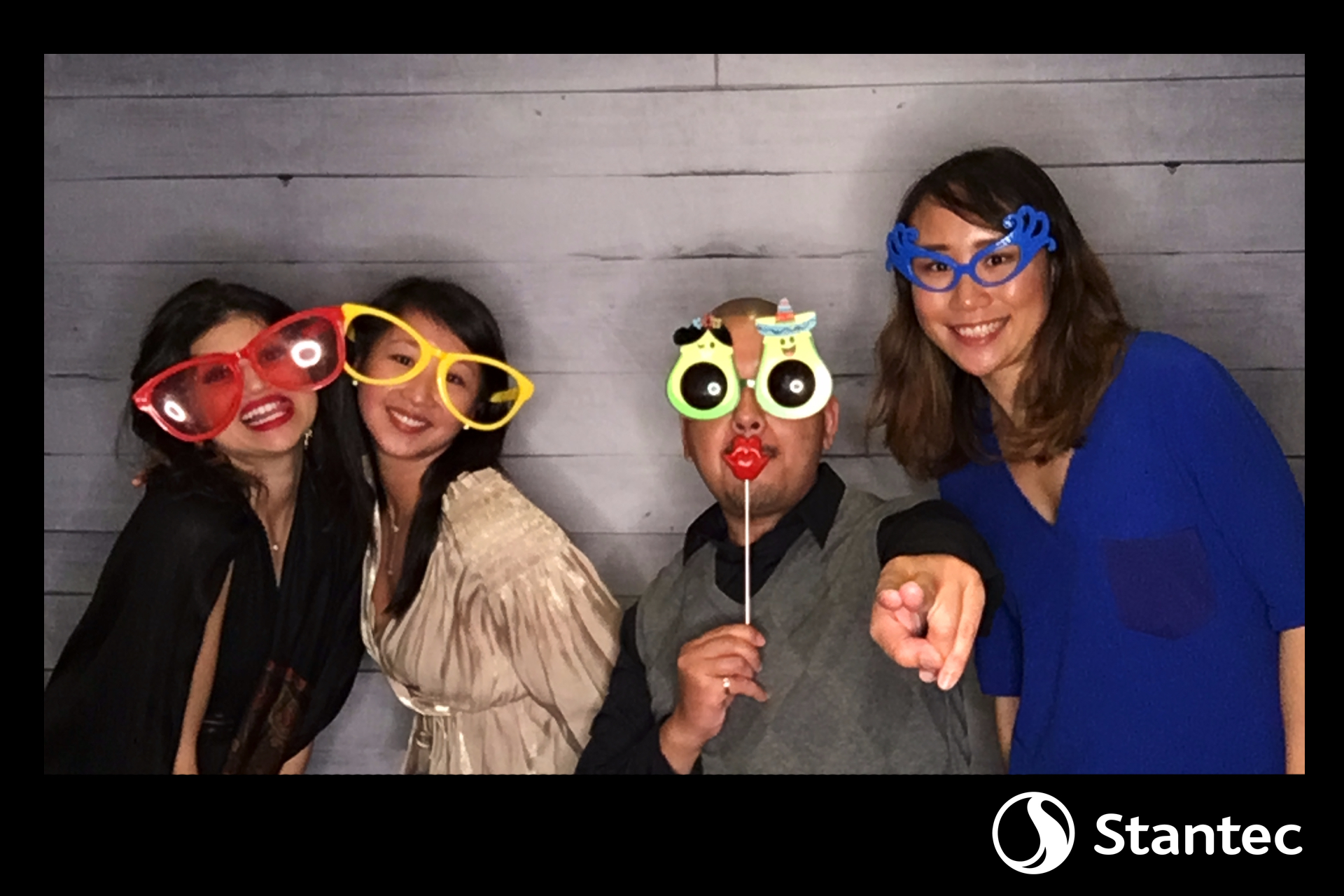 Party de Noël - Stantec | View more photos from the event at album.pbooth.red/u/Photobooth-RED/Party-de-Noël-Stantec