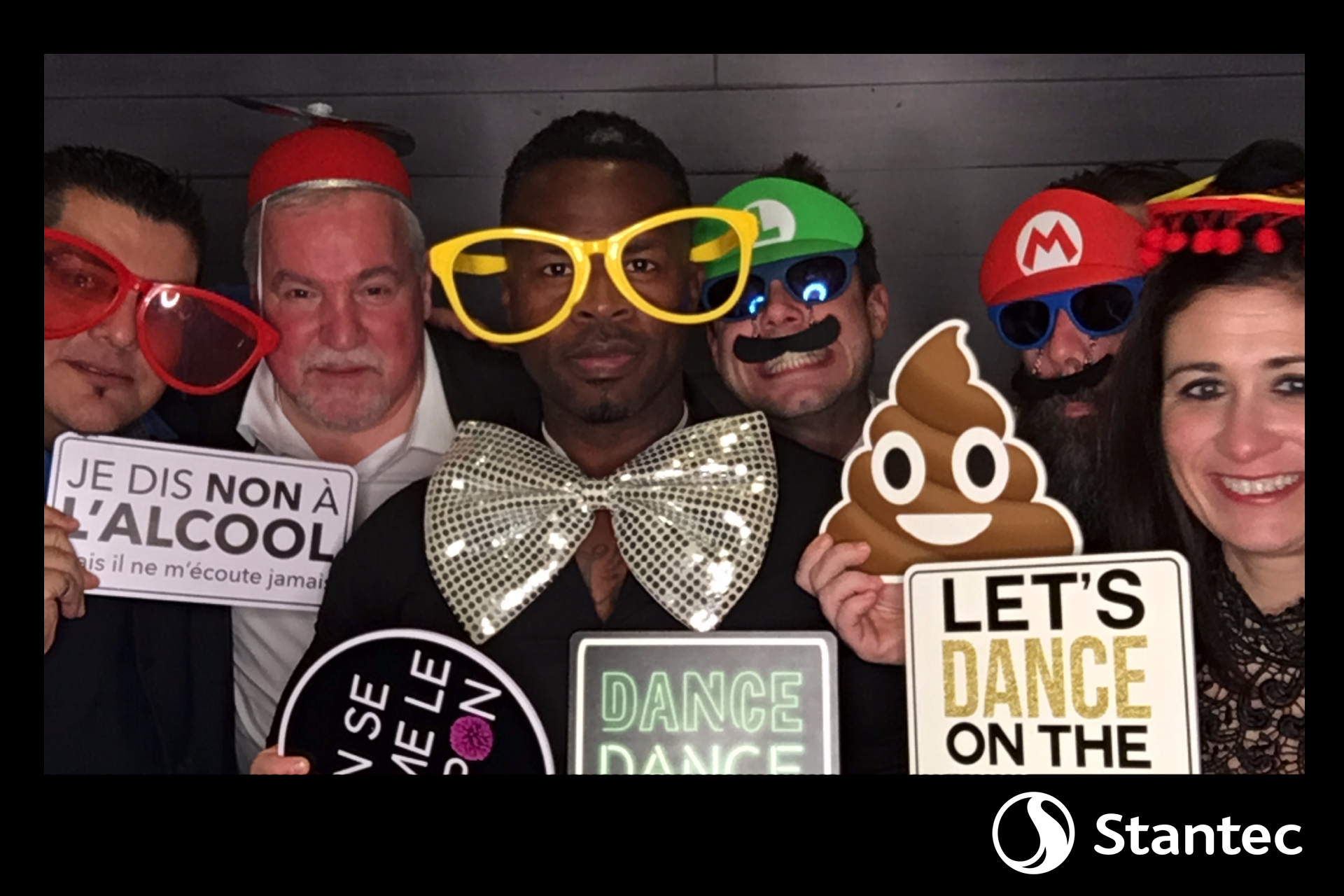 Party de Noël - Stantec | View more photos from the event at album.pbooth.red/u/Photobooth-RED/Party-de-Noël-Stantec