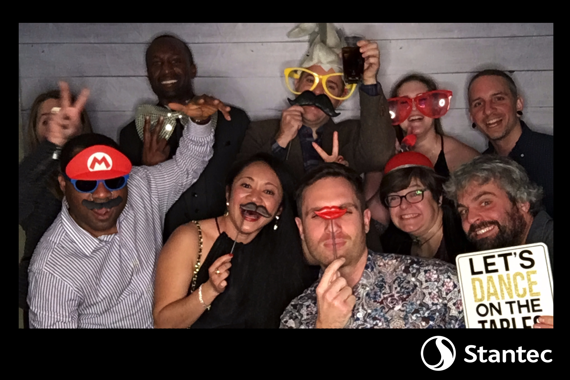 Party de Noël - Stantec | View more photos from the event at album.pbooth.red/u/Photobooth-RED/Party-de-Noël-Stantec